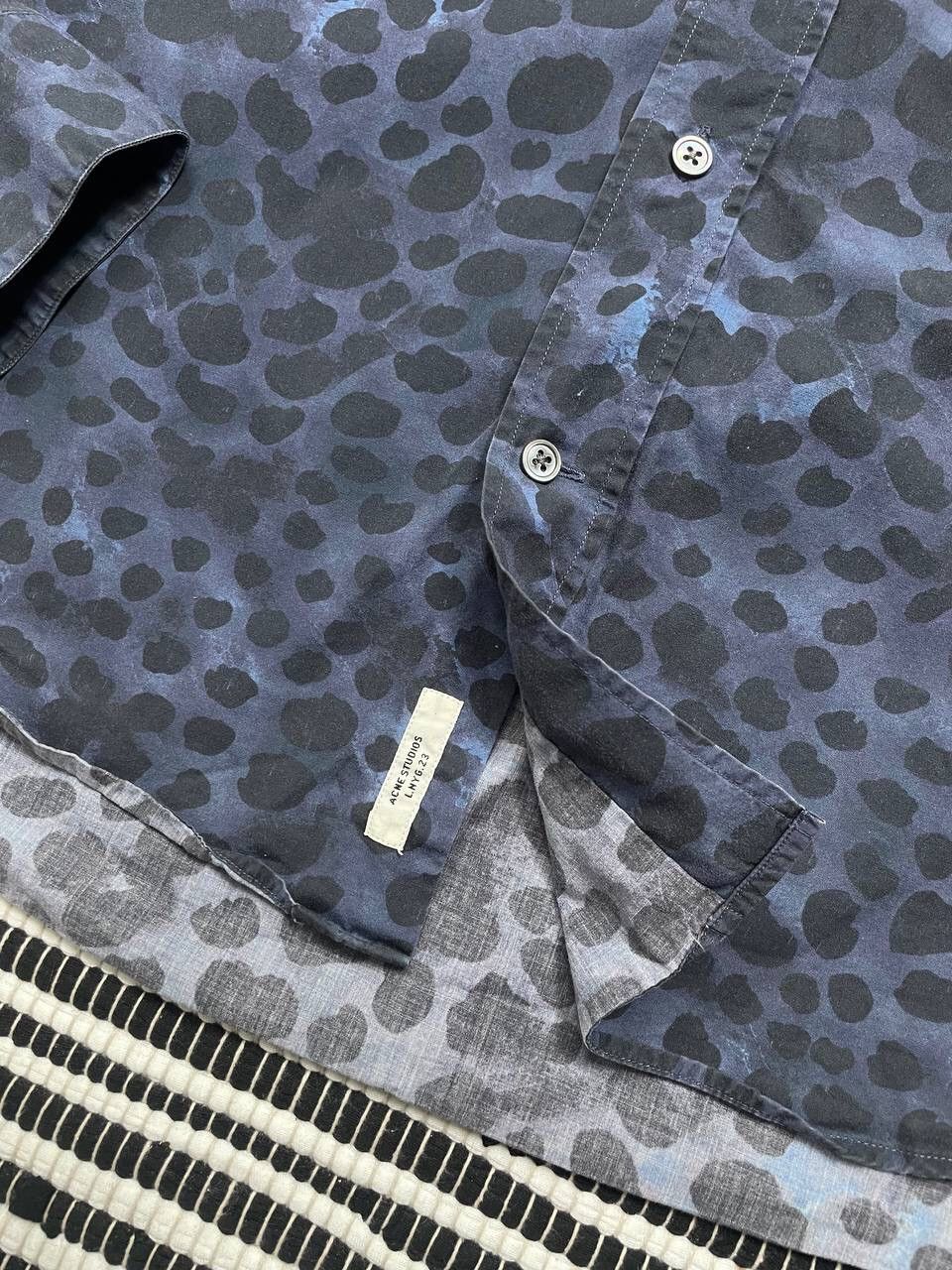 Acne Studios × Japanese Brand × Vintage Vintage Acne Studios Isherwood Animal Button Shirt Y2K Size US L / EU 52-54 / 3 - 6 Thumbnail