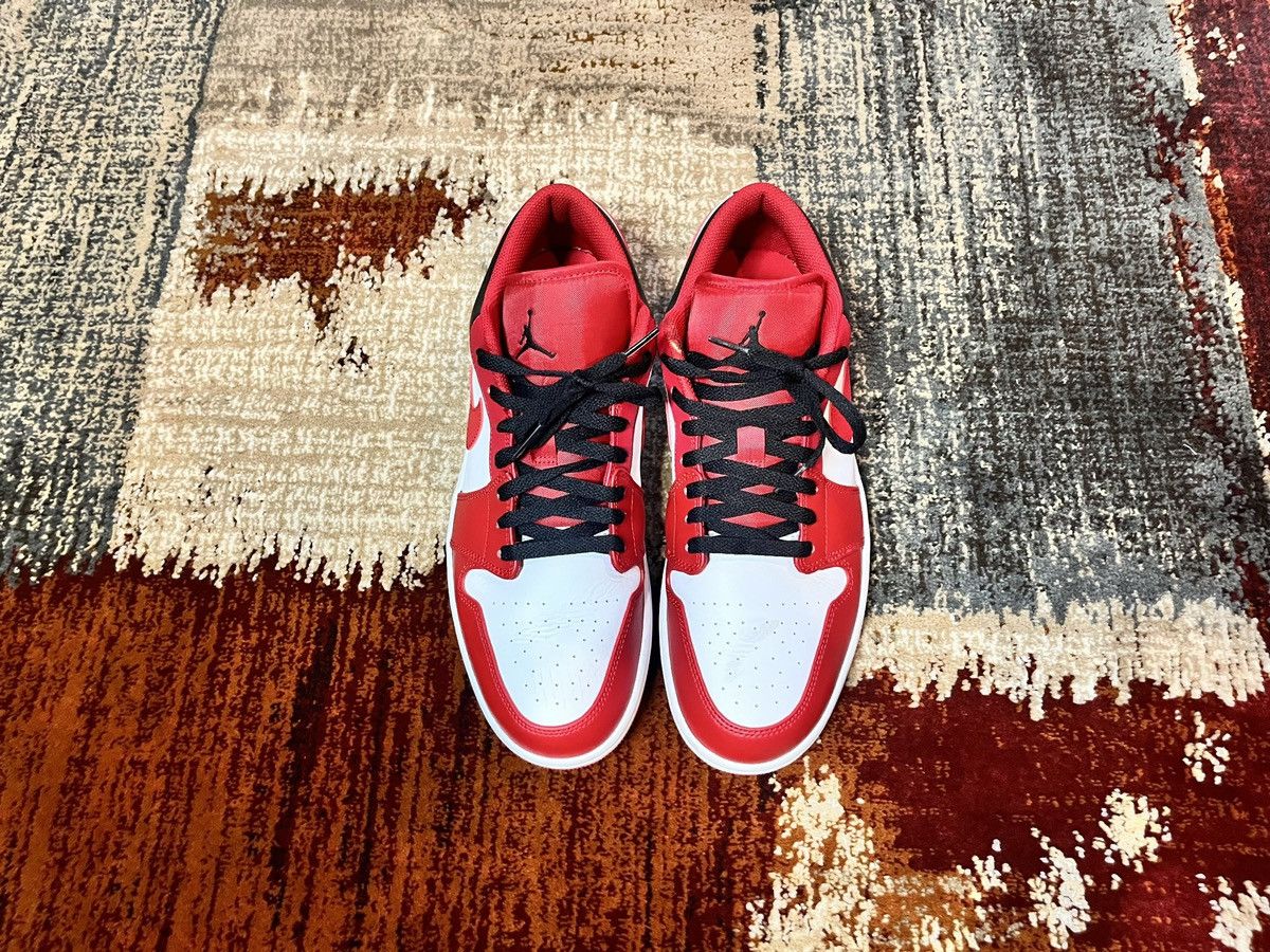 red and black 11 lows