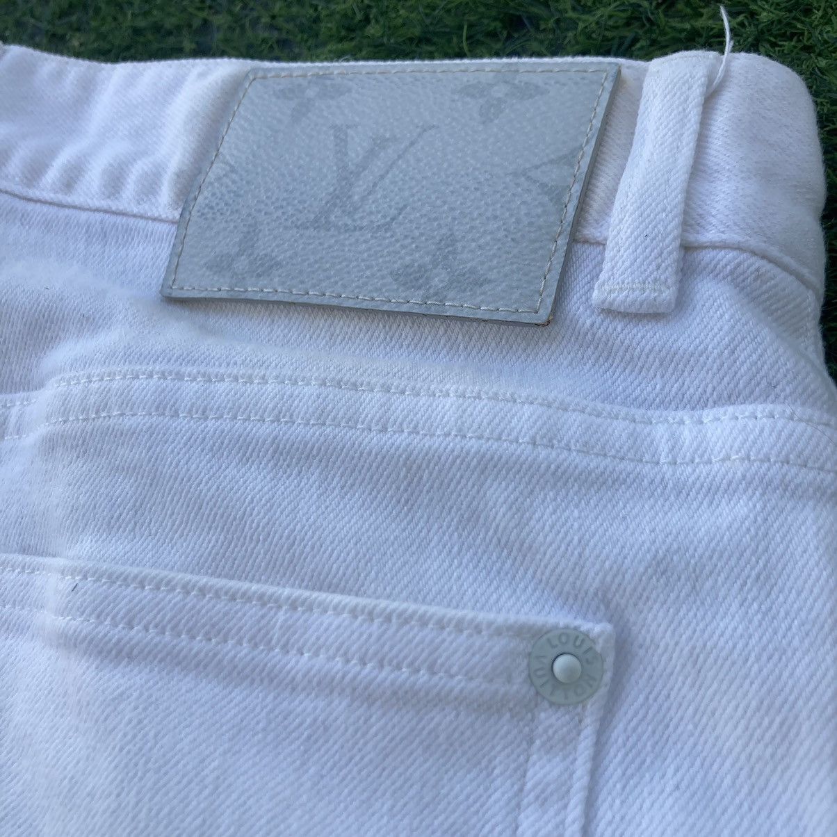 Designer LOUIS VUITTON ALL WHITE SLIM STRETCH JEANS Size 29" - 12 Thumbnail