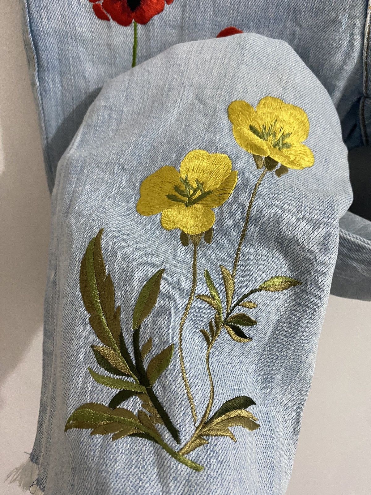 Stella McCartney Stella McCartney Flower Embroidered Jeans Size 27" / US 4 / IT 40 - 8 Thumbnail