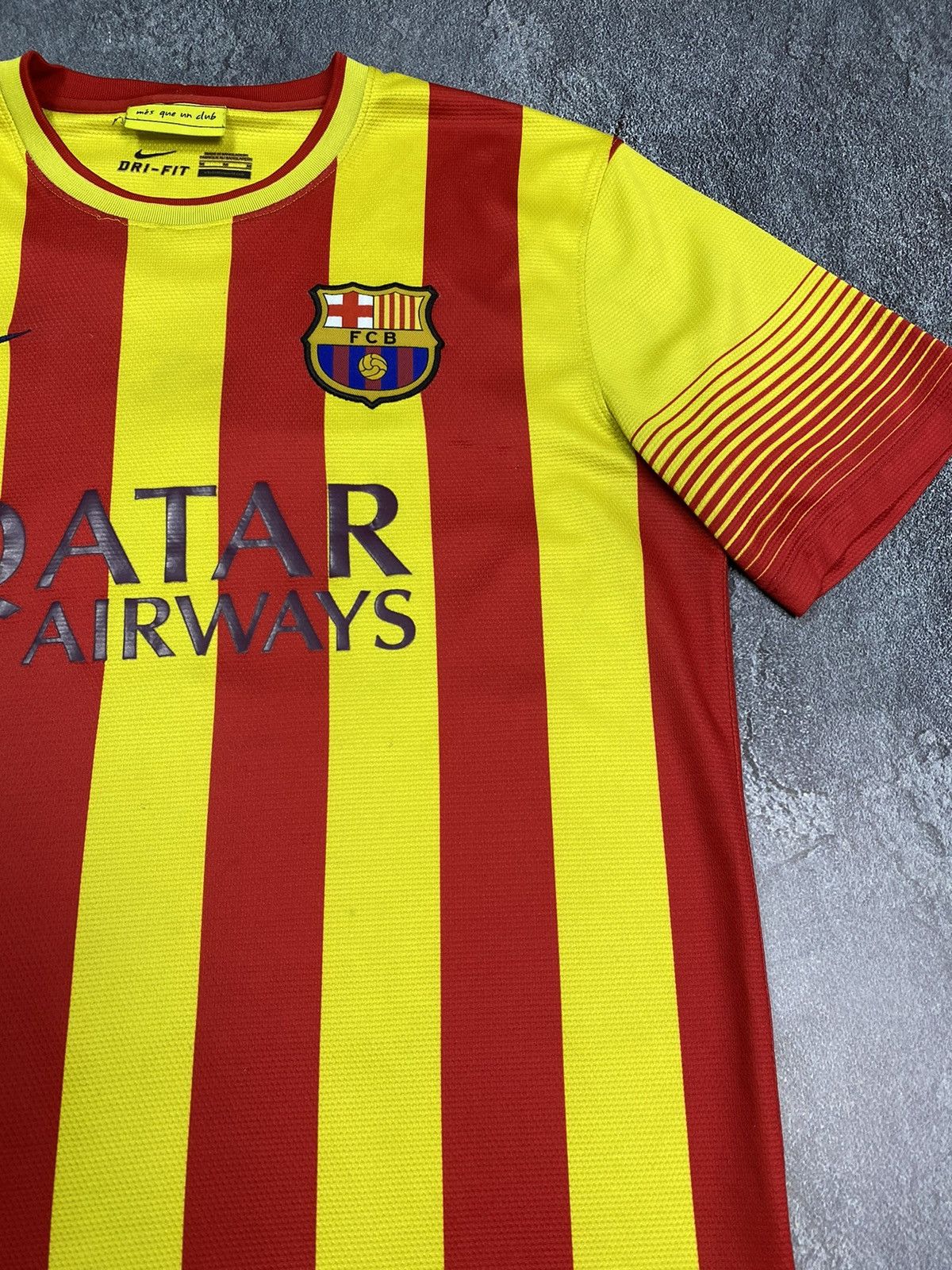Nike FC Barcelona Nike 2013-2014 Away Jersey Football Kit Soccer Size US M / EU 48-50 / 2 - 6 Thumbnail