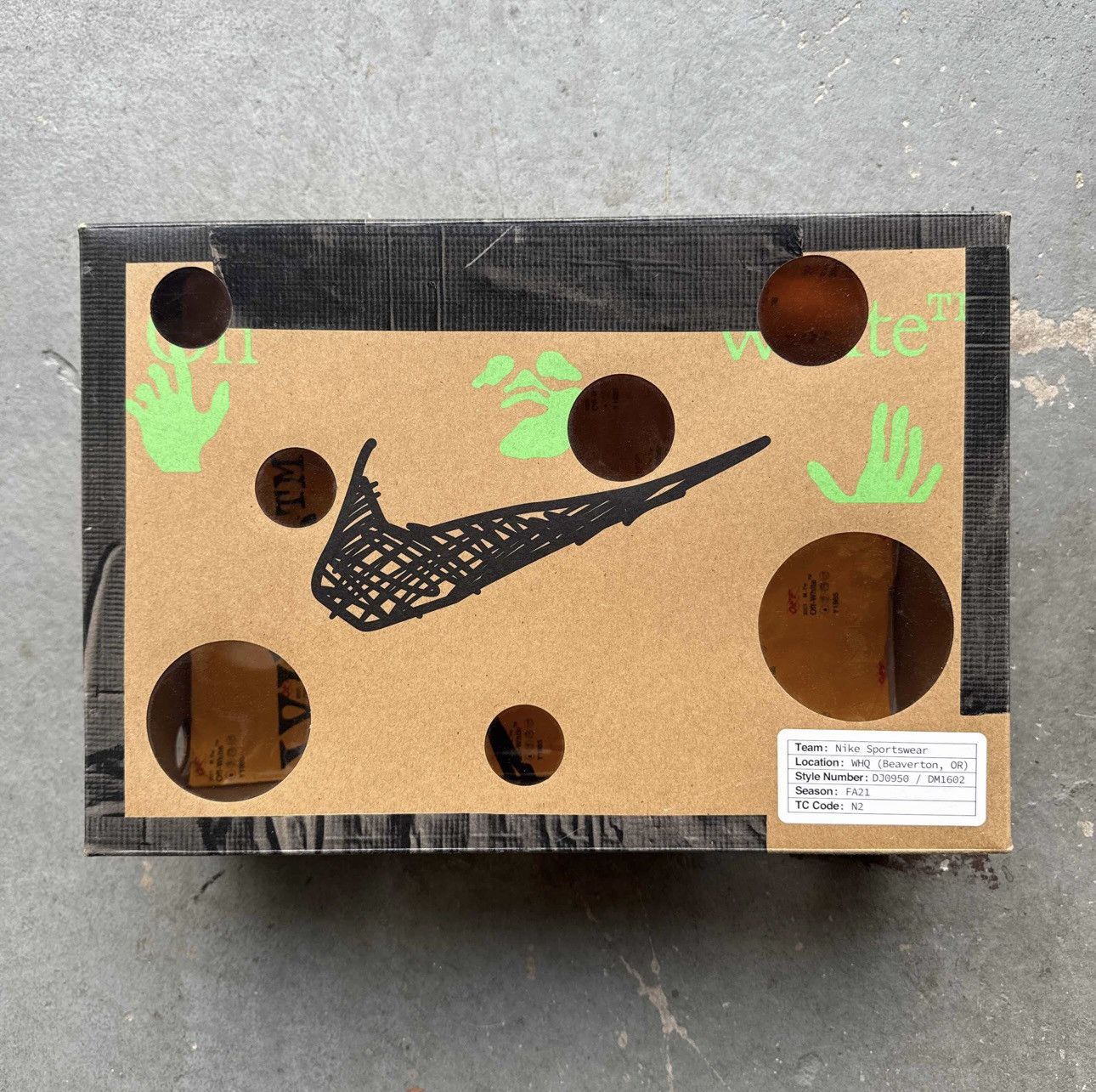Nike × Off-White Off-White x Nike Dunk Low 'Lot 14 of 50' Size US 10.5 / EU 43-44 - 8 Thumbnail