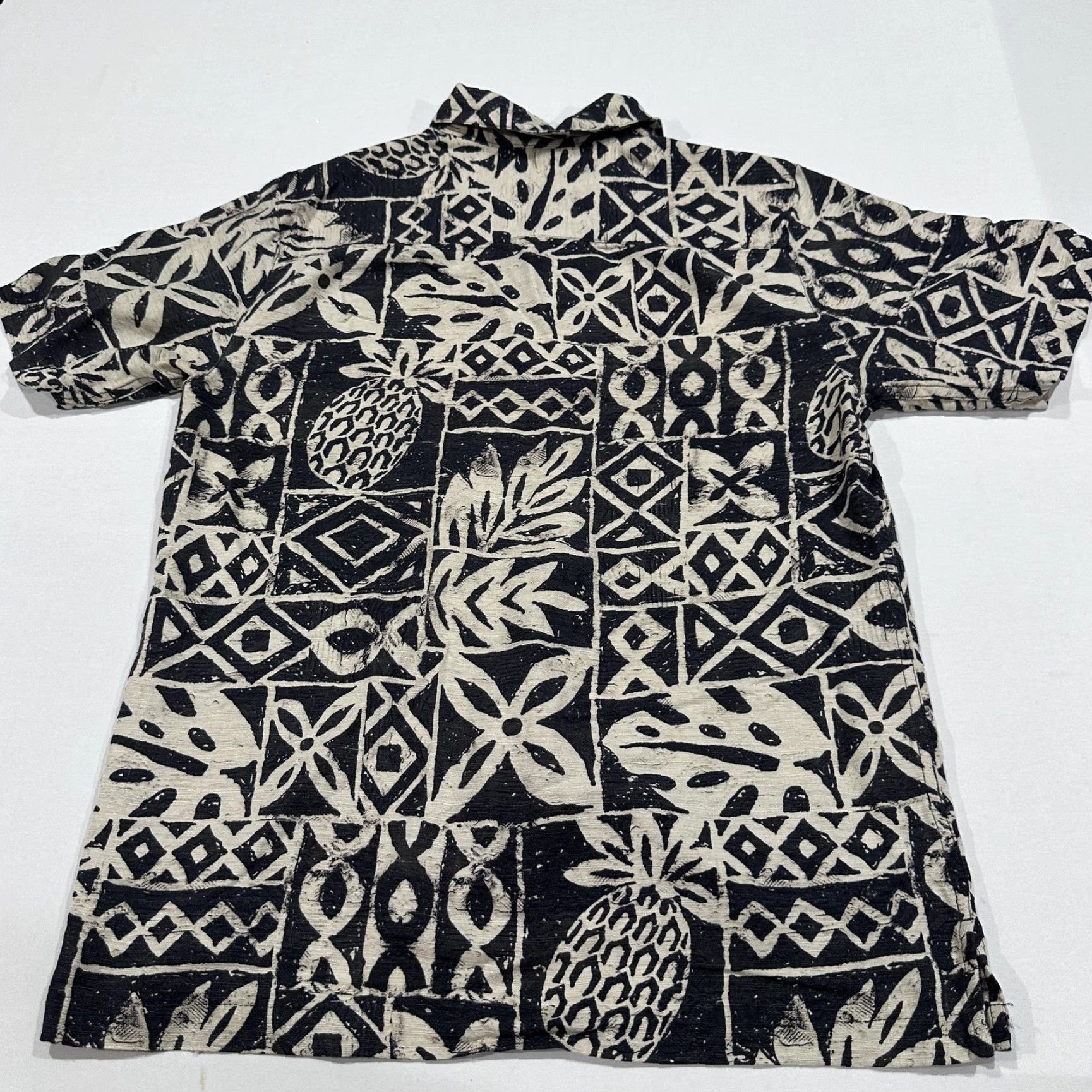 Vintage Batik Bay Batik Bay Shirt Mens S Beige Button Up Short Sleeve 100% Silk Pockets Relaxed Size US S / EU 44-46 / 1 - 5 Thumbnail