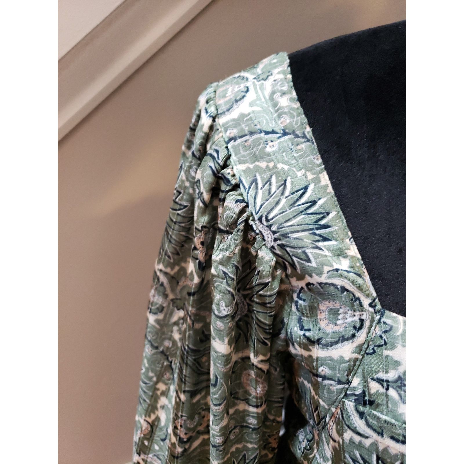 The Unbranded Brand Lucca Blouse Women Medium Green Paisley Puff Sleeve Square Size M / US 6-8 / IT 42-44 - 5 Thumbnail