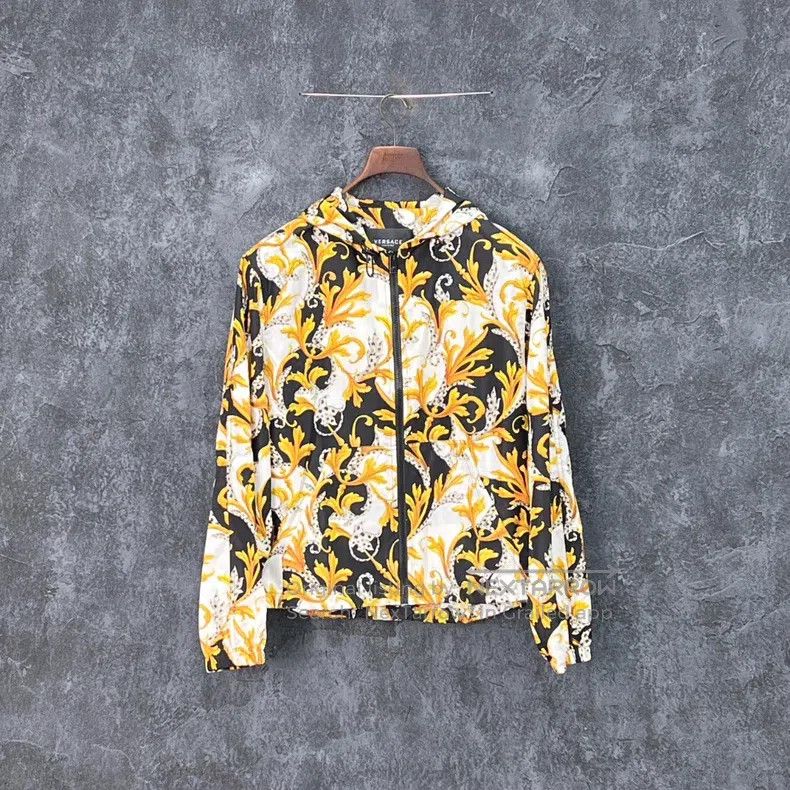 Versace Versace Floral hooded jacket Size US M / EU 48-50 / 2 - 1 Thumbnail
