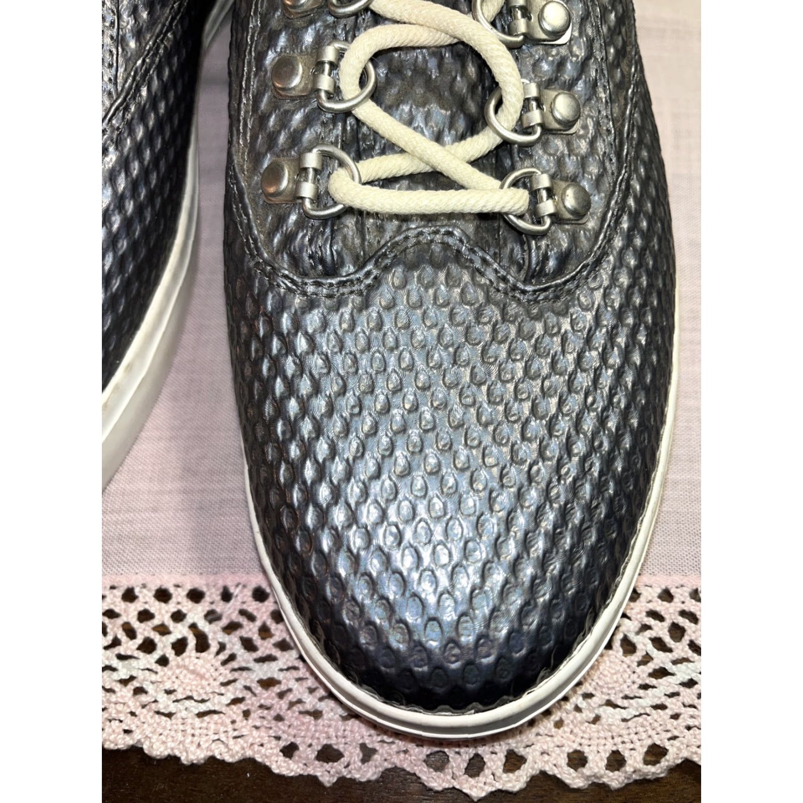 Timberland Timberland Sneakers Size 10 Silver Faux Croc Skin Laces Casual 90s Hip Hop Mens Size US M / EU 48-50 / 2 - 4 Thumbnail