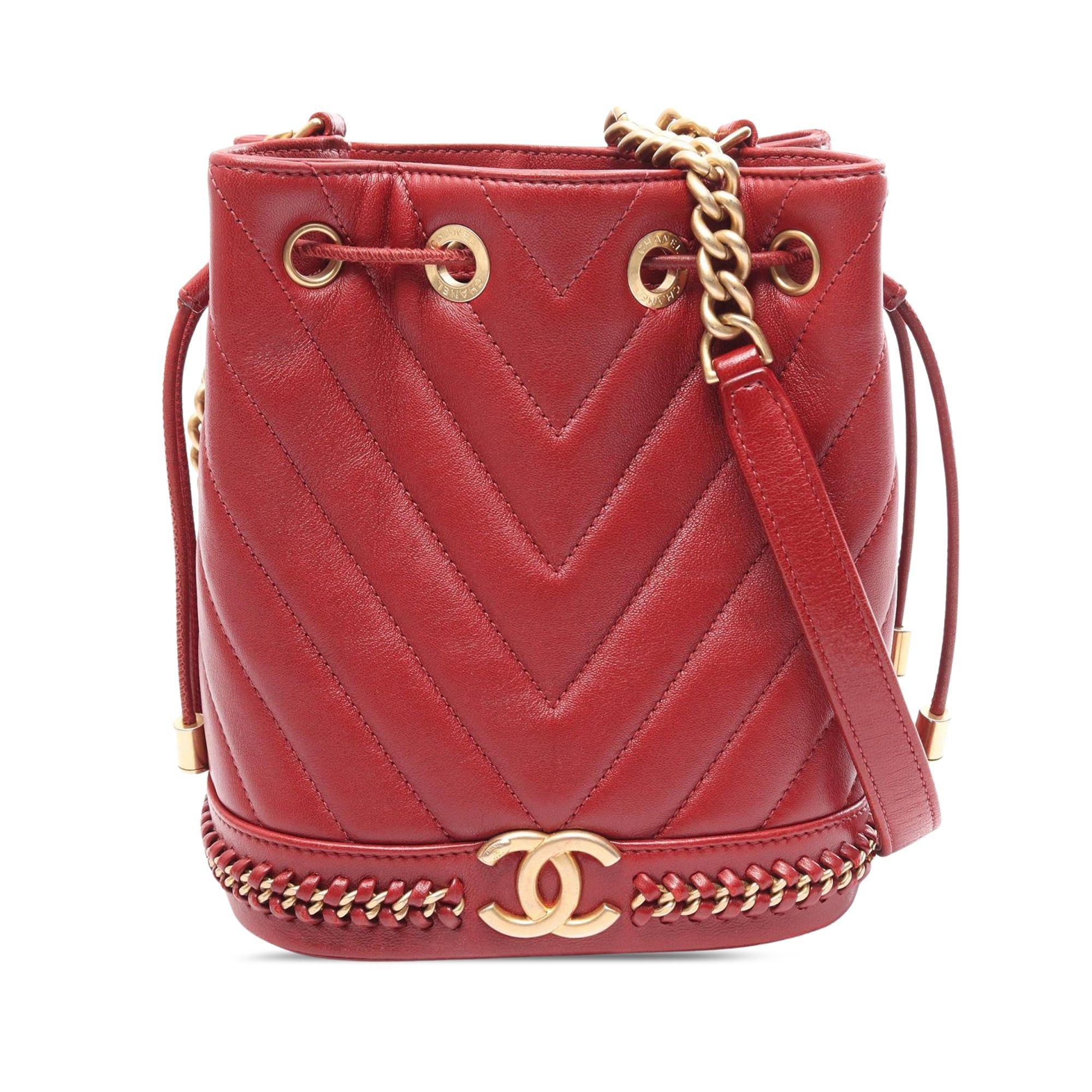 Chanel Paris Cosmopolite Small Chevron Lambskin Bucket Bag Size ONE SIZE - 1 Thumbnail