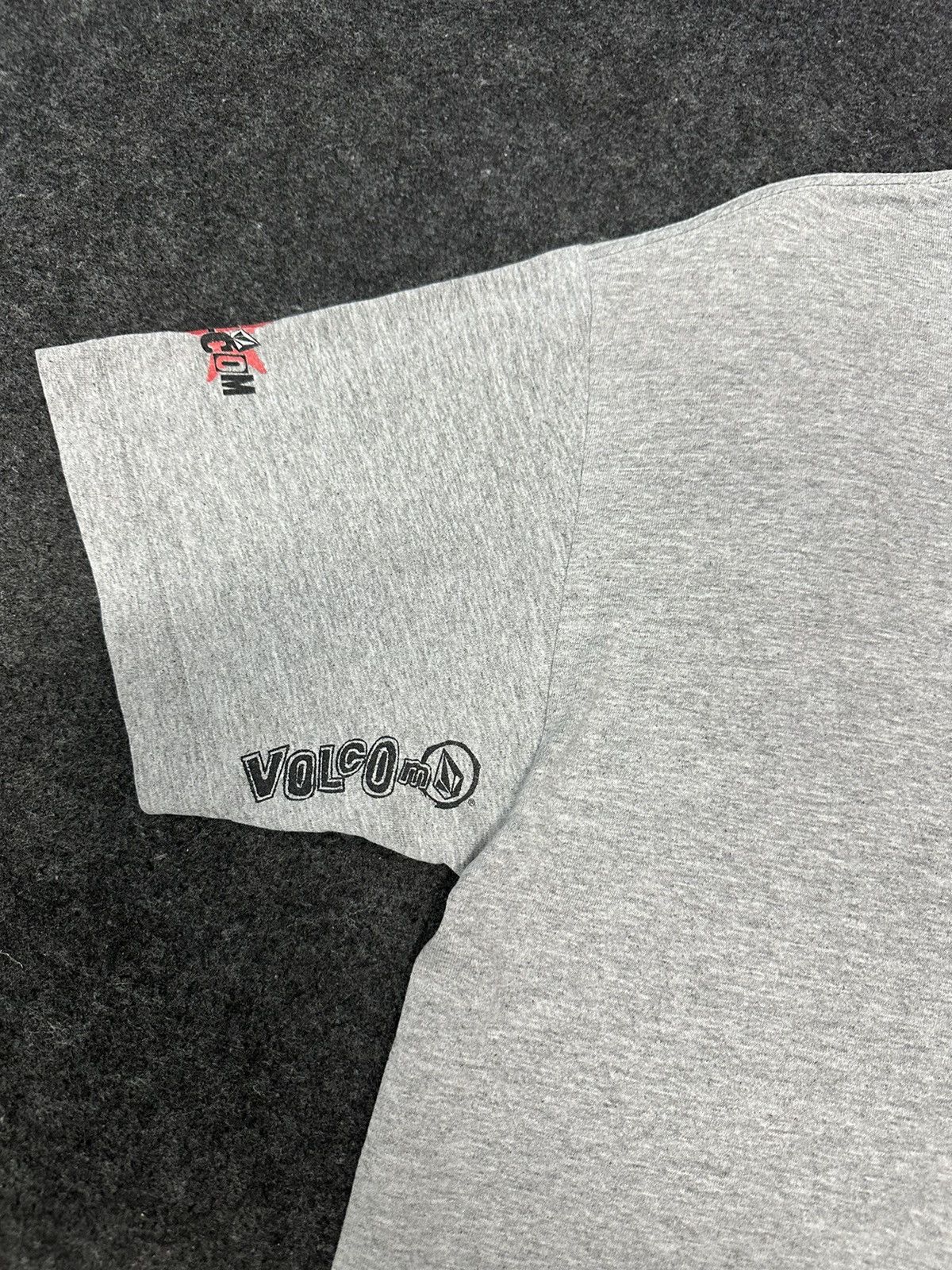 Volcom Volcom Center Vintage Made In Usa Tshirt A479 Size US L / EU 52-54 / 3 - 9 Thumbnail