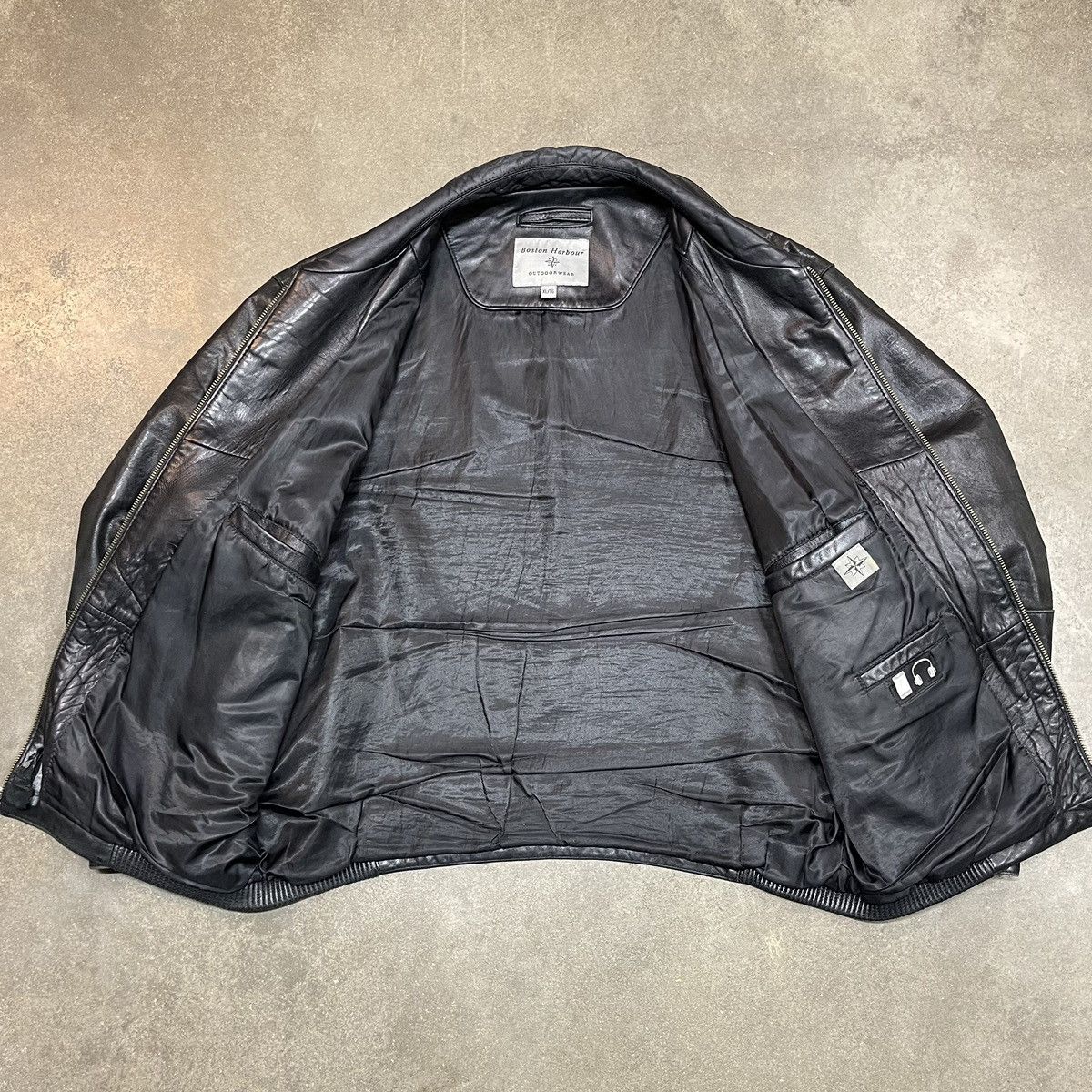 Vintage Vintage Boston Harbour Distressed Leather Bomber Jacket Size US XL / EU 56 / 4 - 4 Thumbnail