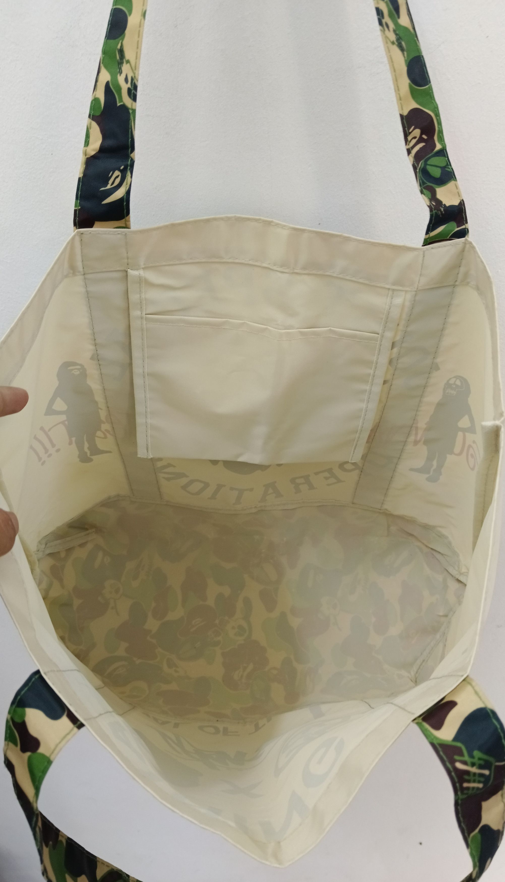 Bape × Stussy BAPE x Stussy "Survival of the Fittest" Camo Strap Tote Bag Size ONE SIZE - 7 Thumbnail