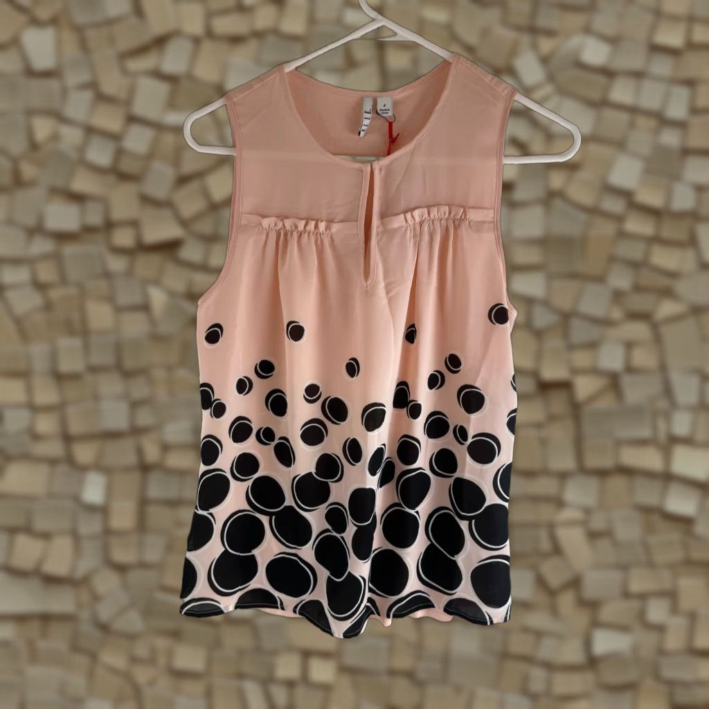Vintage ELLE Tank Top Women's XS Pink Black Polka Dot Sleeveless Keyhole NWT Tank Women XS Pink Black Polka Dot NWT Size XS / US 0-2 / IT 36-38 - 1 Thumbnail