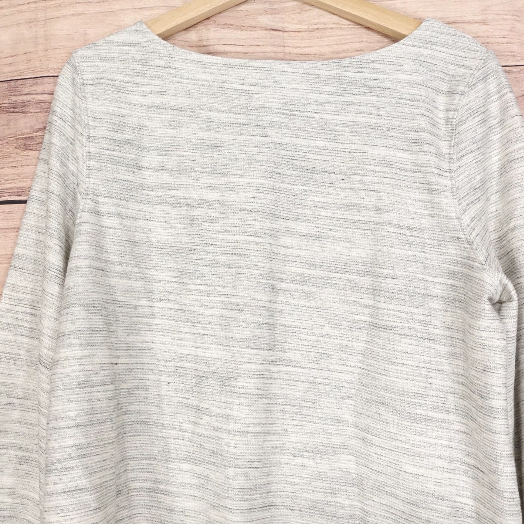 Old Navy Old Navy Top Womens Large Gray Striped Long Sleeve Pullover Casual Top Size L / US 10 / IT 46 - 6 Thumbnail