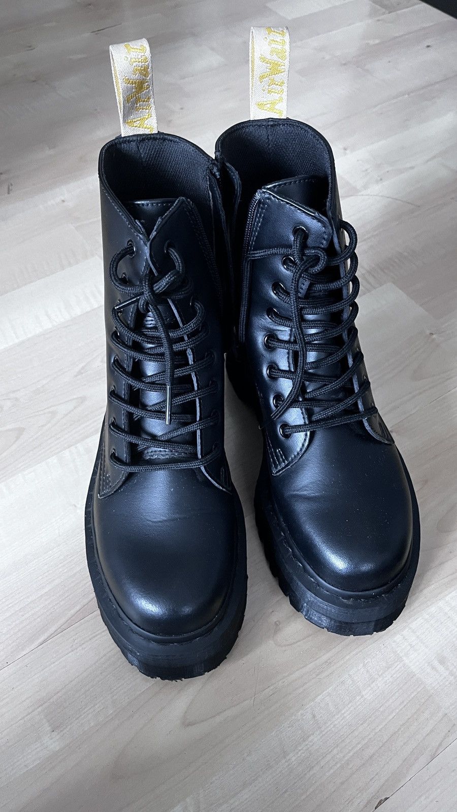 Martens Jadon Pull And Bear Dr Martens Platform Boots Dr Martens