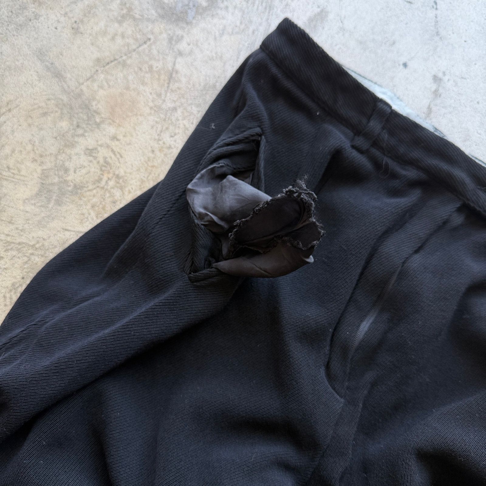 Emporio Armani 90s Emporio Armani Black Pleated ribbed Trousers pants Size US 32 / EU 48 - 5 Thumbnail
