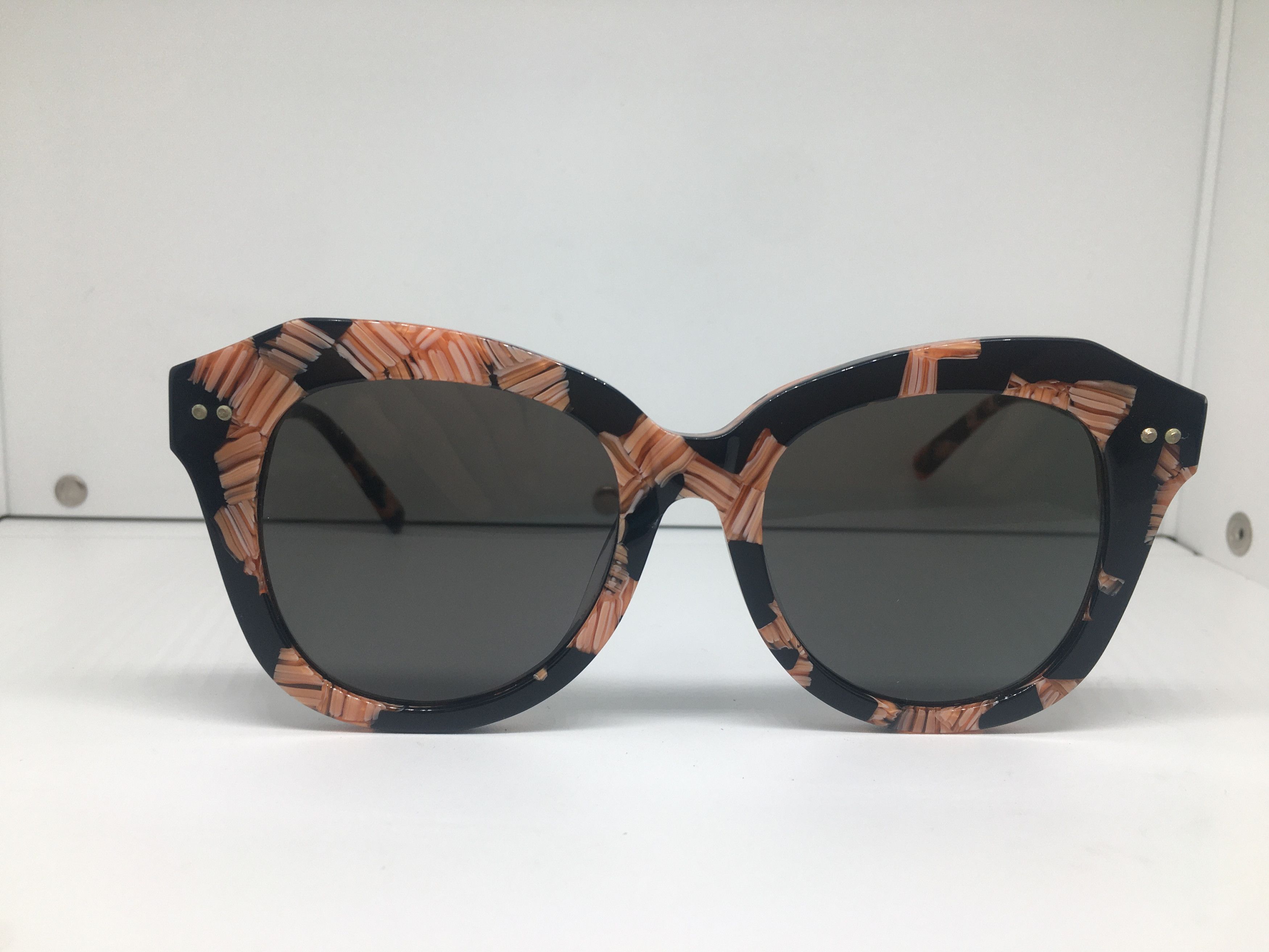 Gentle Monster Gentle Monster Luck and Fate Oversize Sunglasses Frame Size ONE SIZE - 1 Thumbnail