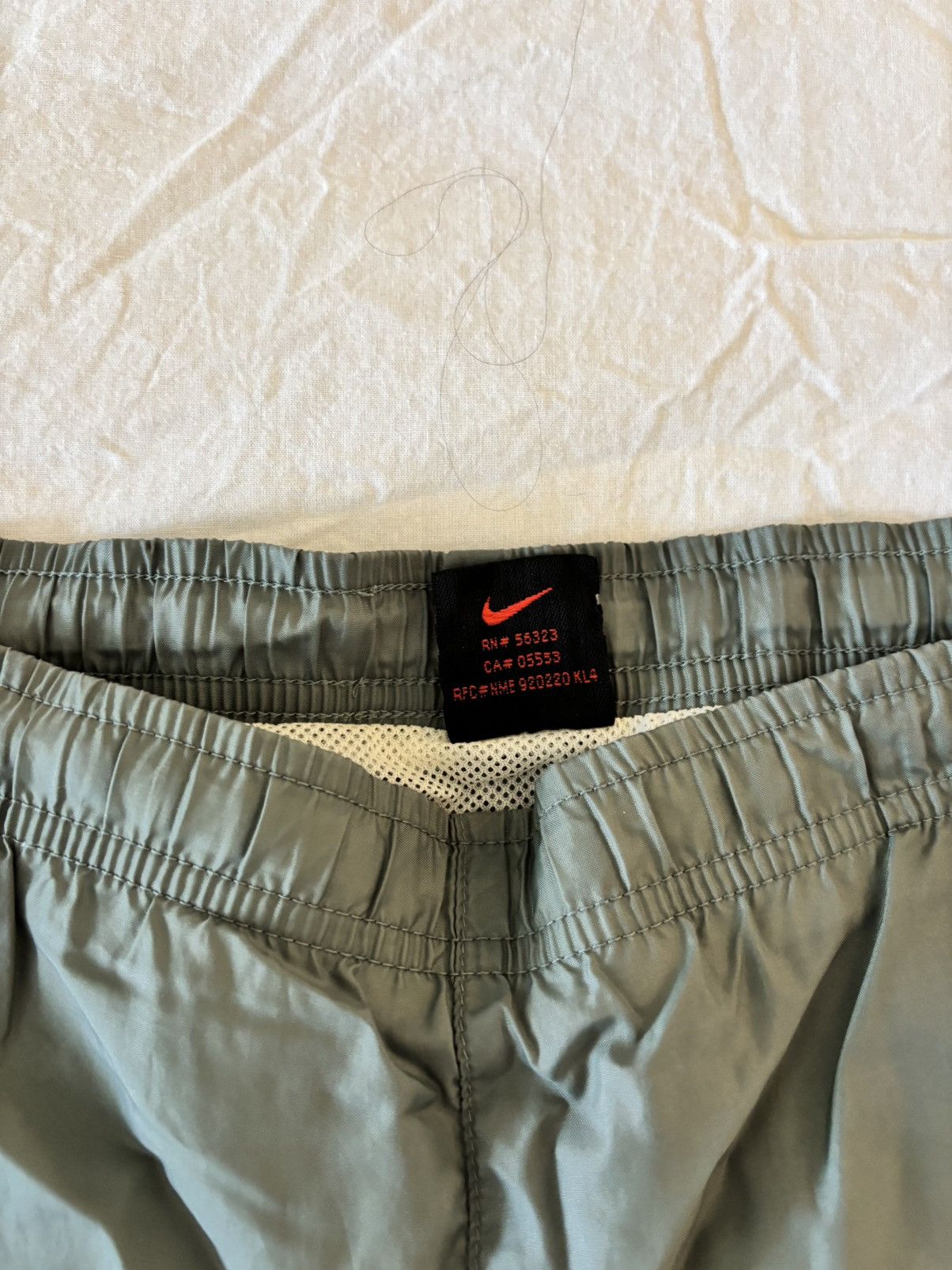 Nike Nike Vintage Swoosh Olive Green Nylon Shorts Medium Size US 33 - 3 Thumbnail