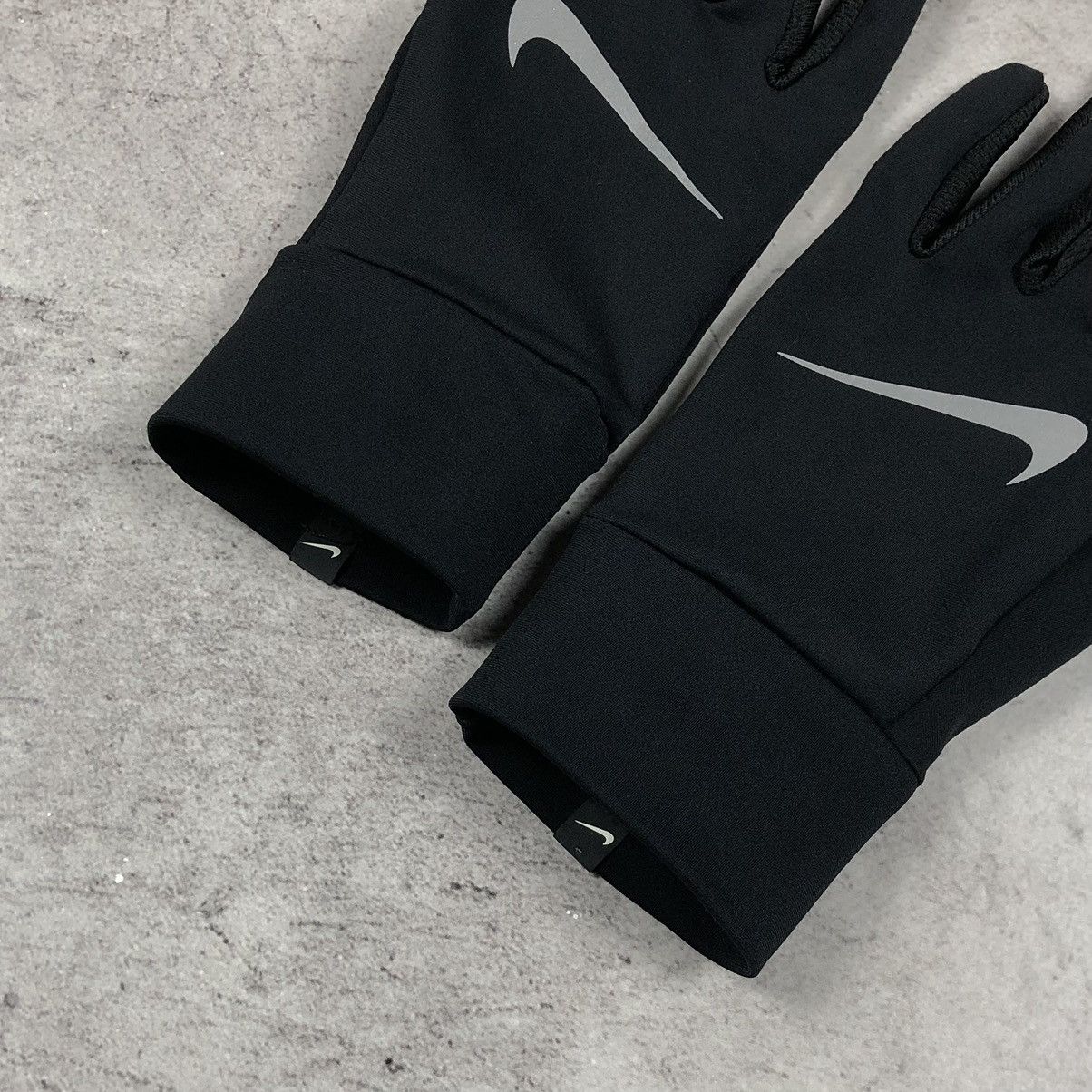 Nike Y2K Nike Tech Drill Reflective Swoosh Lightweight Glovers Size ONE SIZE - 8 Thumbnail