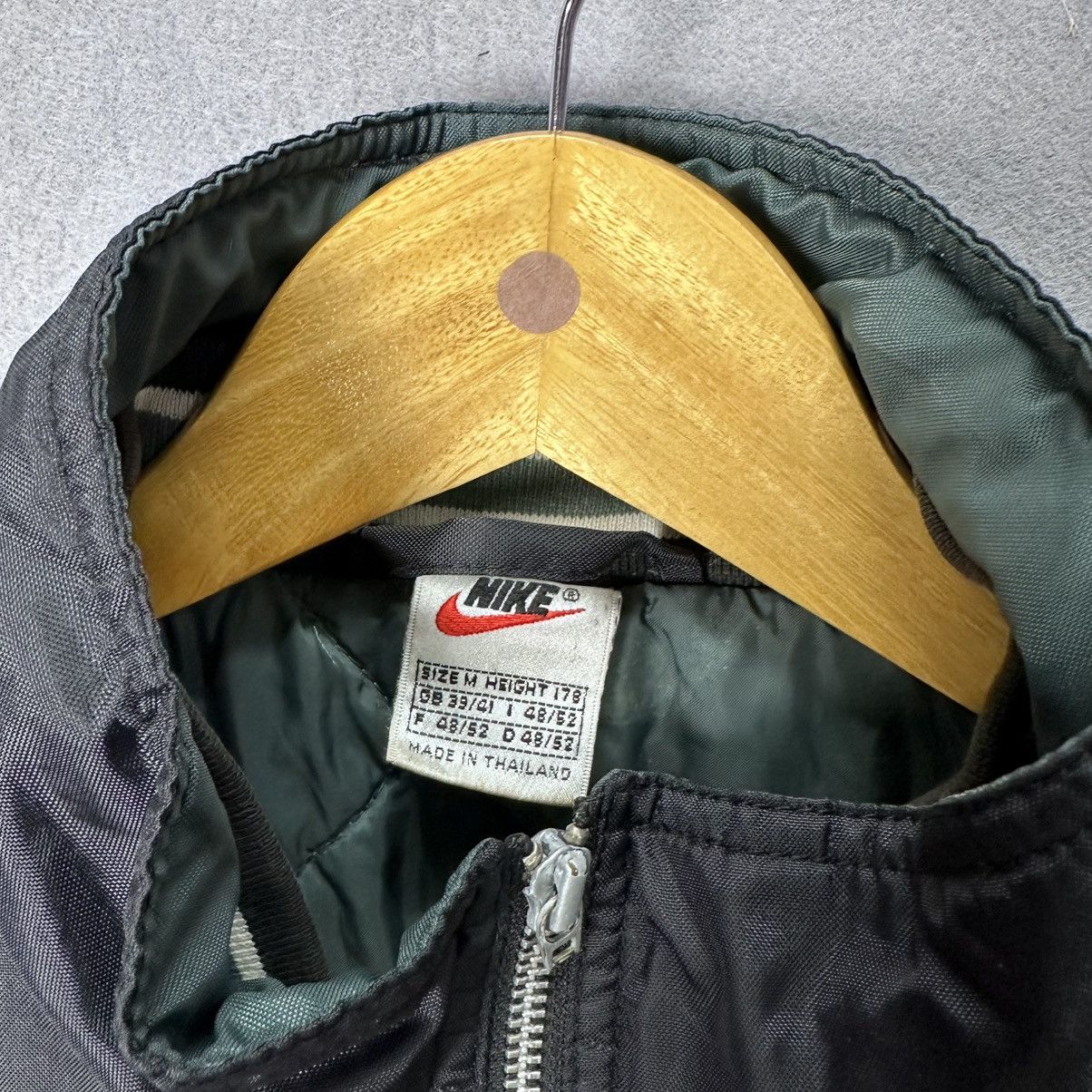 Nike Vintage Nike Big Swoosh Jacket Black Size US M / EU 48-50 / 2 - 3 Thumbnail