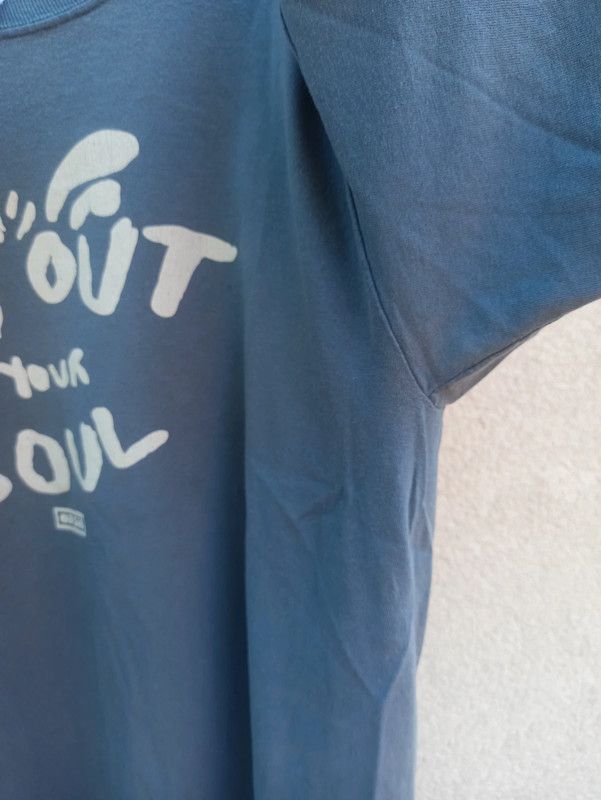 Band Tees 2008 oasis dig out your soul tee size large Size US L / EU 52-54 / 3 - 5 Thumbnail