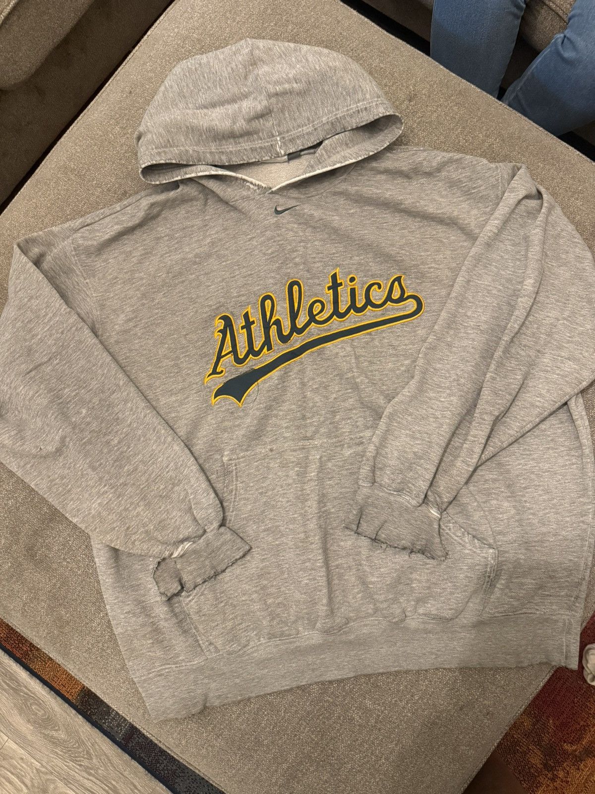 Nike Vintage Nike Center Swoosh Oakland Athletics Hoodie Size US XL / EU 56 / 4 - 1 Thumbnail