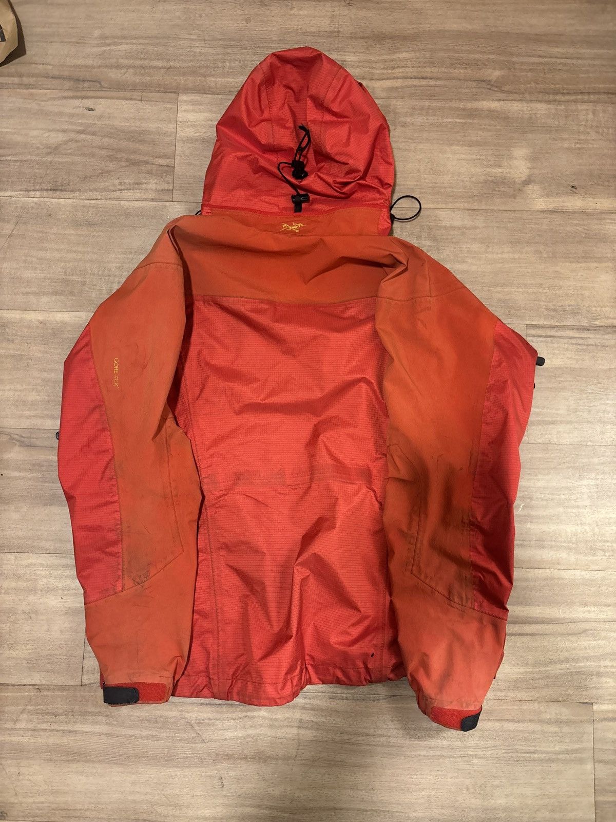 Arc'teryx Vintage 90s Arc'teryx Molten + Gold Theta LT Goretex Jacket Size US M / EU 48-50 / 2 - 4 Thumbnail