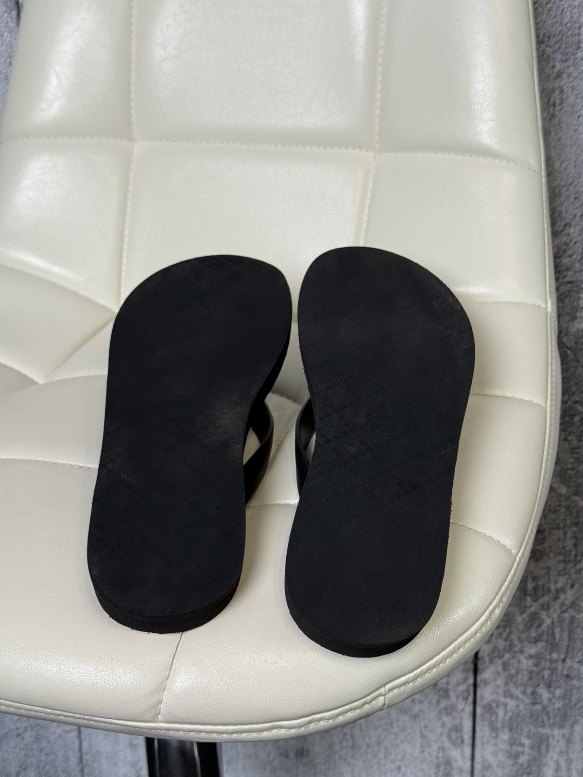 Gucci Gucci GG Marmont Rubber Thong Flip Flops Sandals Mens Size 9 Size US 9 / EU 42 - 11 Thumbnail
