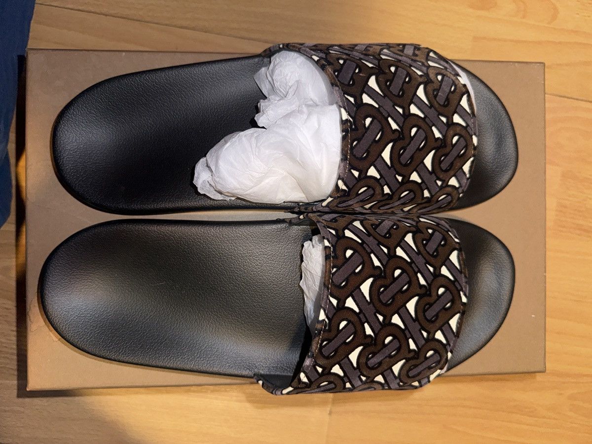 Burberry Burberry Monogram flocked slides Size US 9.5 / EU 42-43 - 3 Thumbnail