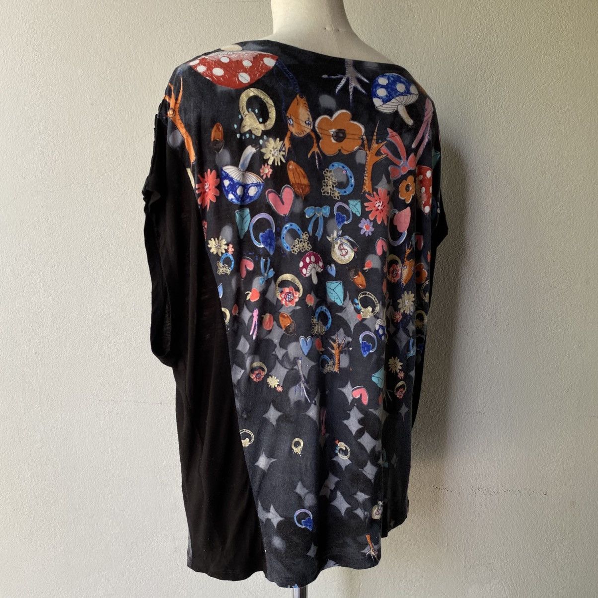 Tsumori Chisato TSUMORI CHISATO Black Top with Colorful Fantasy Print Size XS / US 0-2 / IT 36-38 - 6 Thumbnail