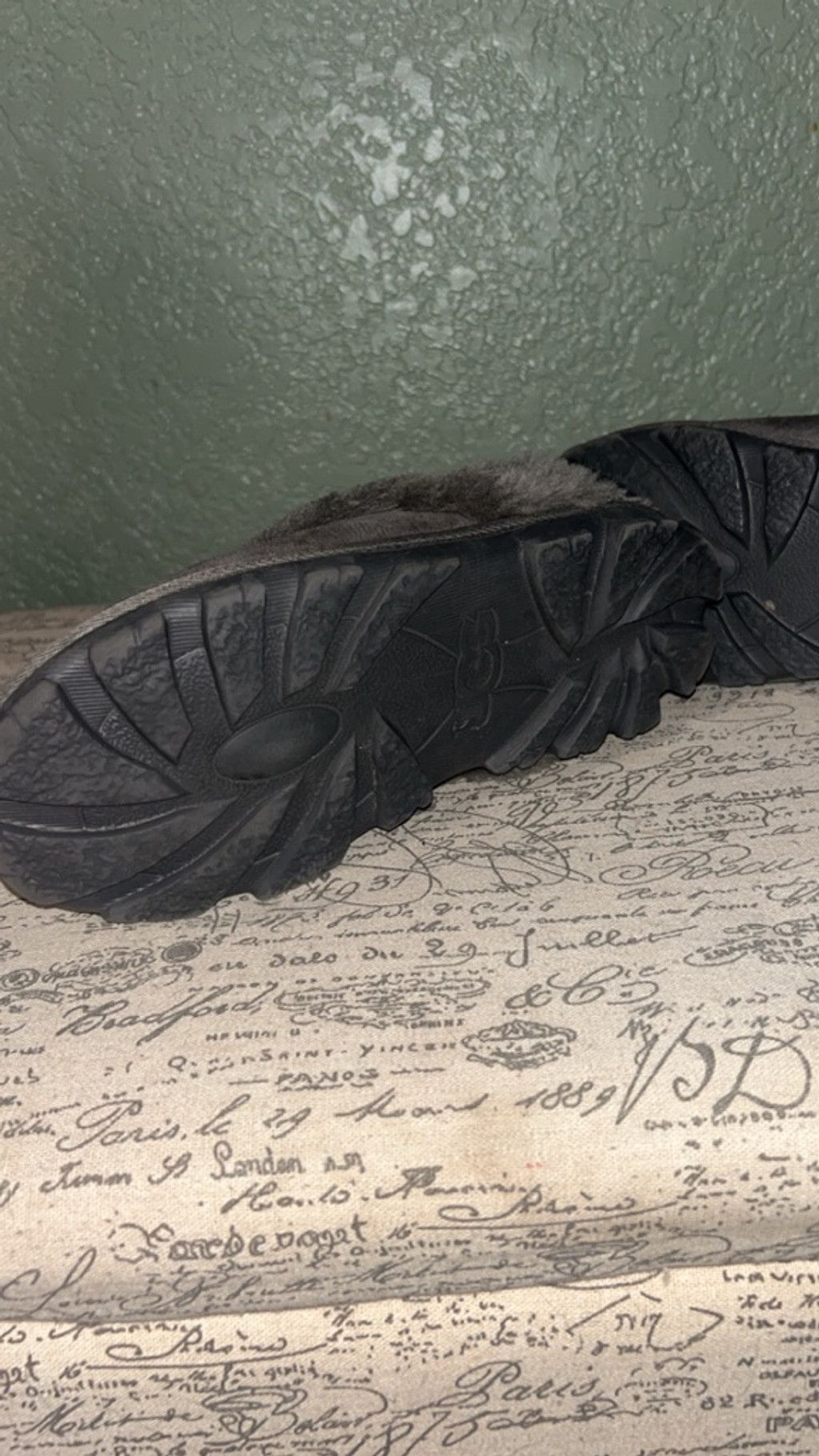Ugg Women's UGG Gray Suede Fur Lined Slippers Size 6 Size US 6 / IT 36 - 4 Thumbnail