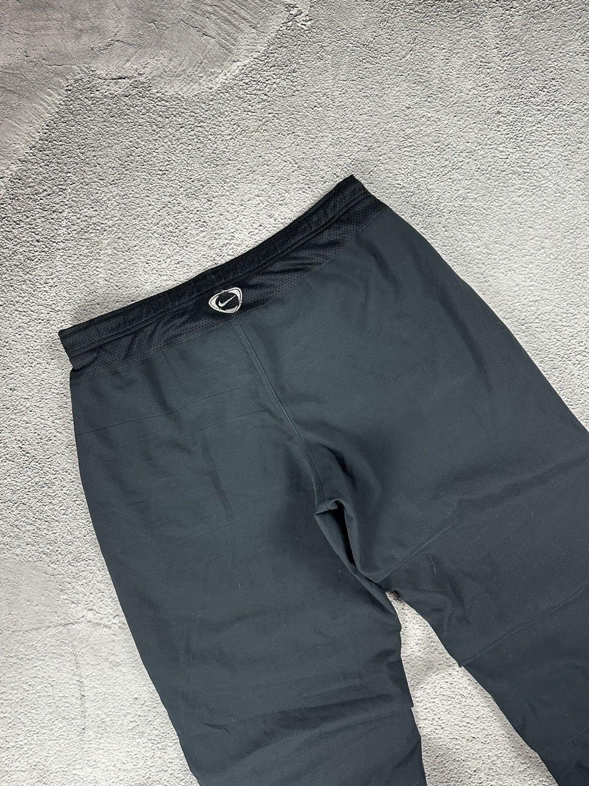 Nike Vintage Nike Nylon Trackpants Baggy Y2K Drill Style Size US 32 / EU 48 - 13 Thumbnail