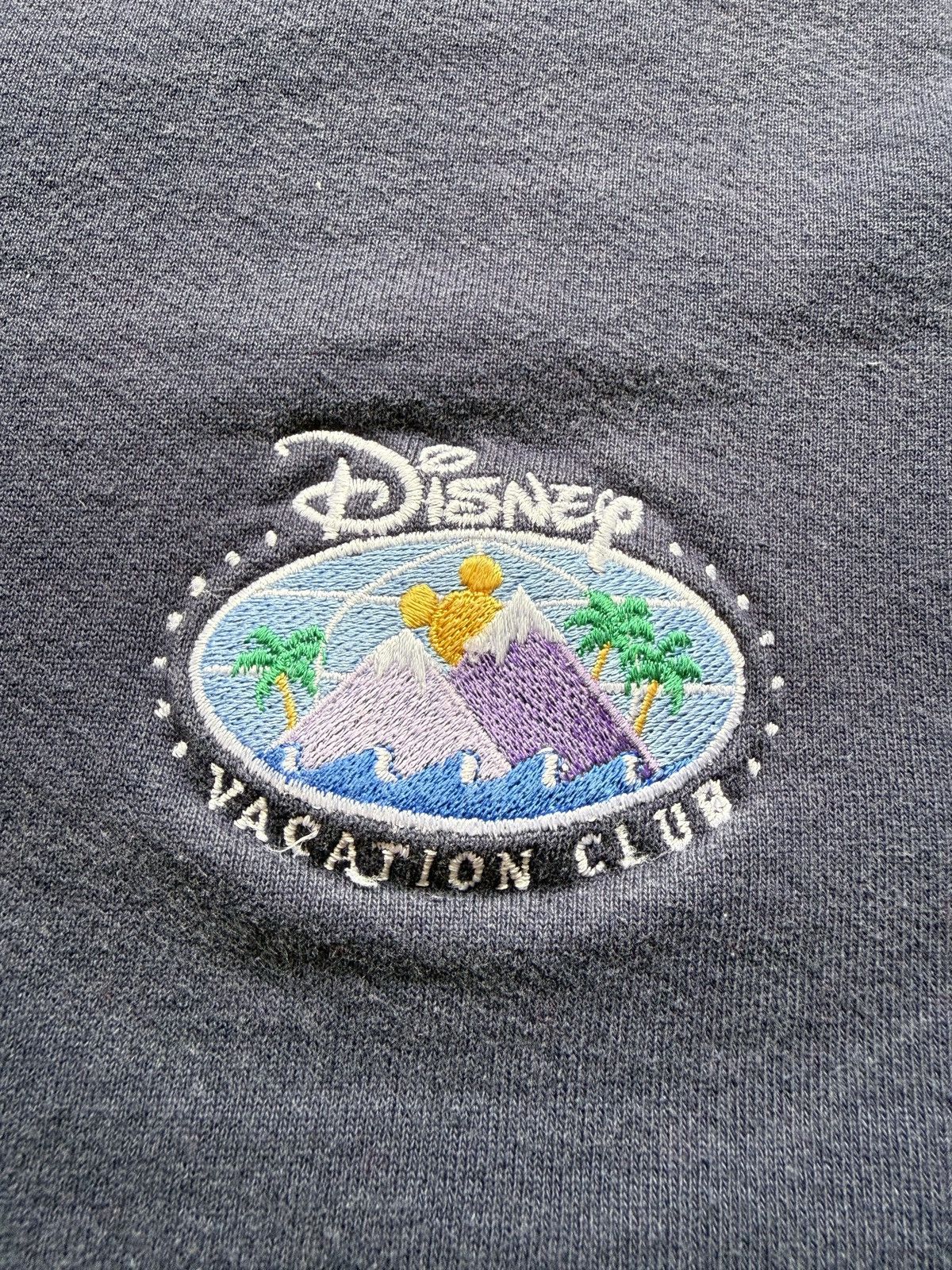 Vintage Vintage 90s Disney Vacation Club Crewneck Sweatshirt Size US L / EU 52-54 / 3 - 3 Thumbnail