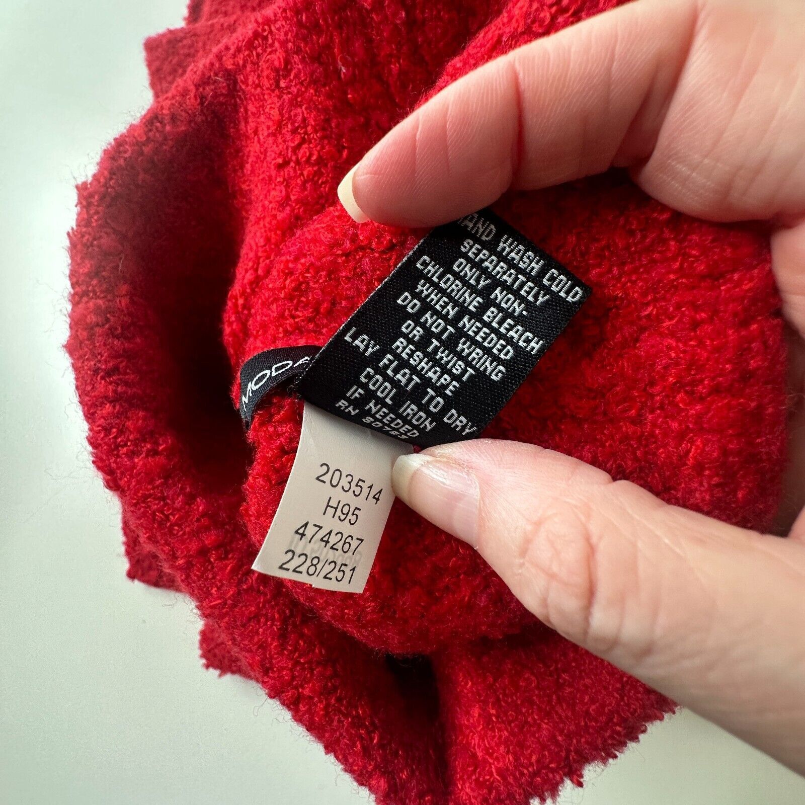 Other NWOT Moda Intl Red Ribbed Hat Scarf Gloves Set Pom Poms OS Size ONE SIZE - 11 Thumbnail