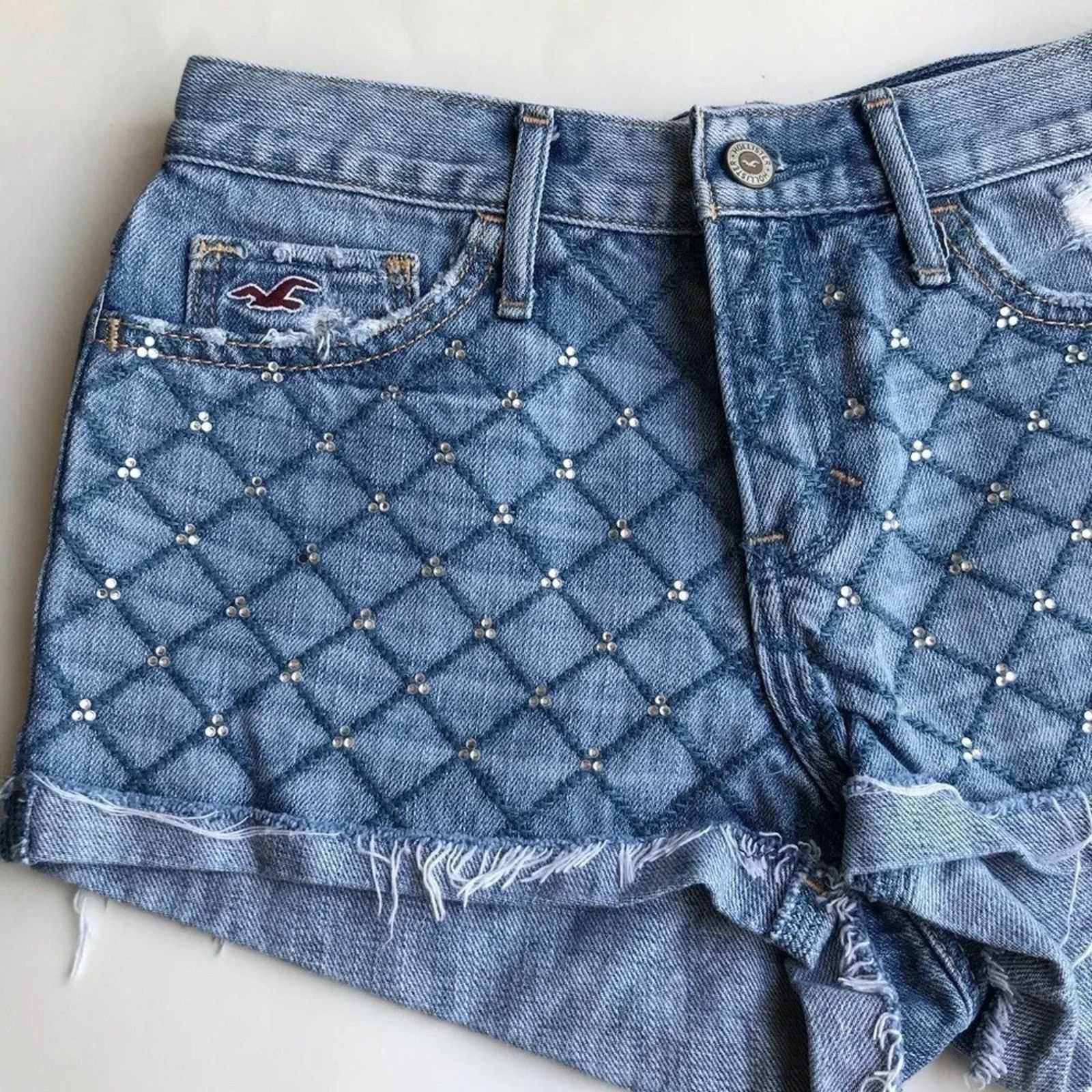 Hollister Hollister Embroidered Bling Shorts Women’s size 25 / 1 Size 25" / US 0 / IT 36 - 5 Thumbnail