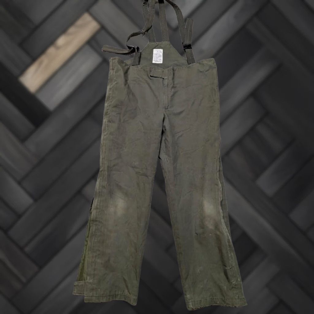 Vintage VINTAGE overalls Gore-Tex bibs 36x30 Men XL Green MILITARY hunting 1980s Ski Snowboard garments Clothing Pants overalls Men's 36 Size US 36 / EU 52 - 1 Thumbnail