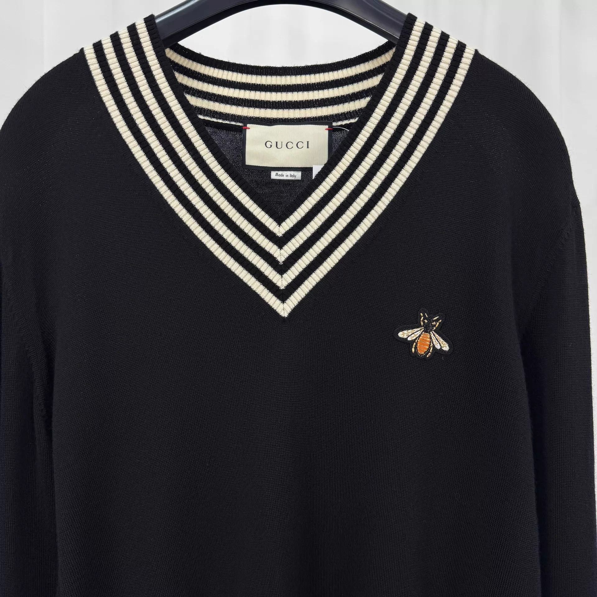 Gucci Gucci Black Embrd Bee V-neck Knit Sweater M 99 New Size M / US 6-8 / IT 42-44 - 3 Thumbnail