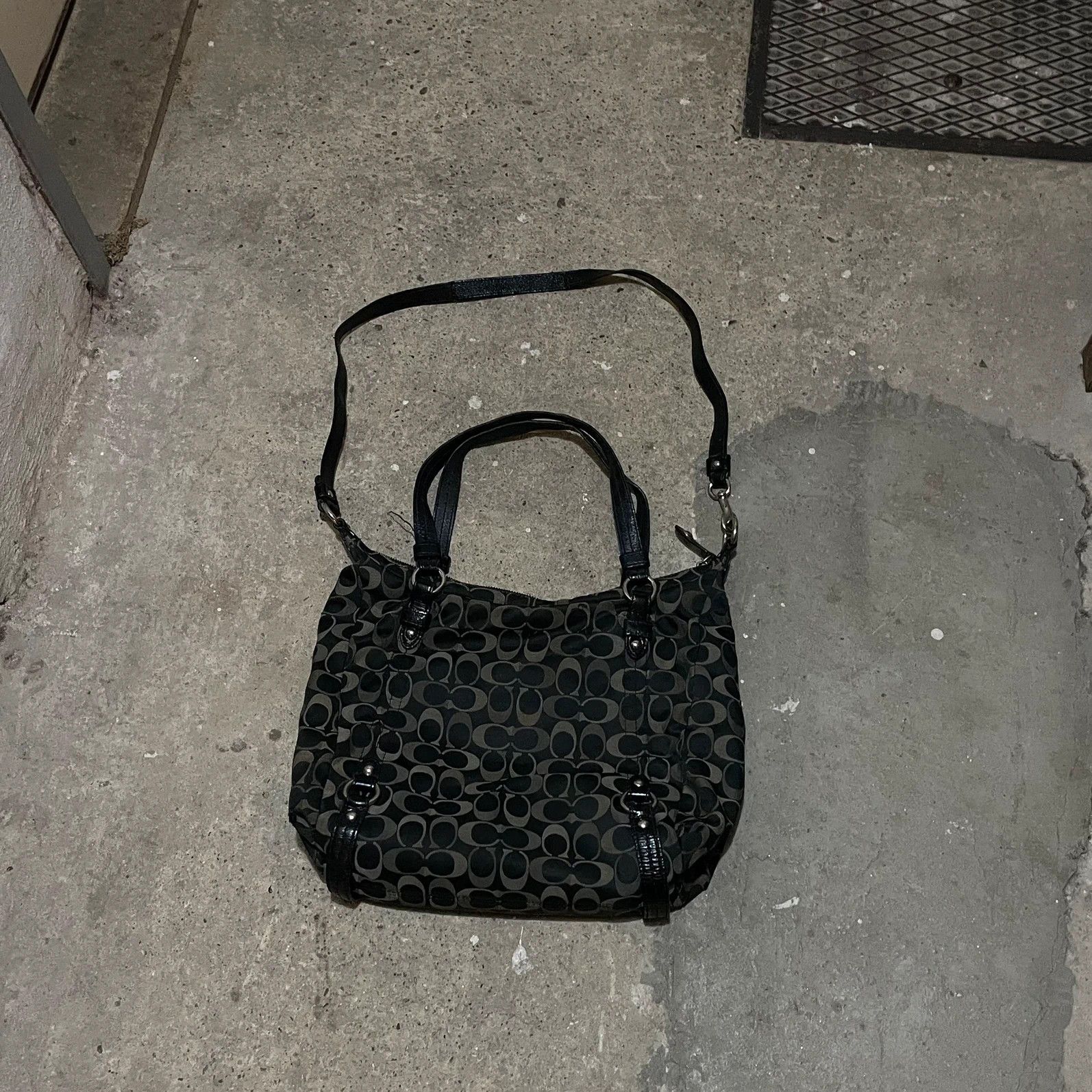 Coach Vintage monogram coach bag y2k cross body bag Size ONE SIZE - 1 Thumbnail