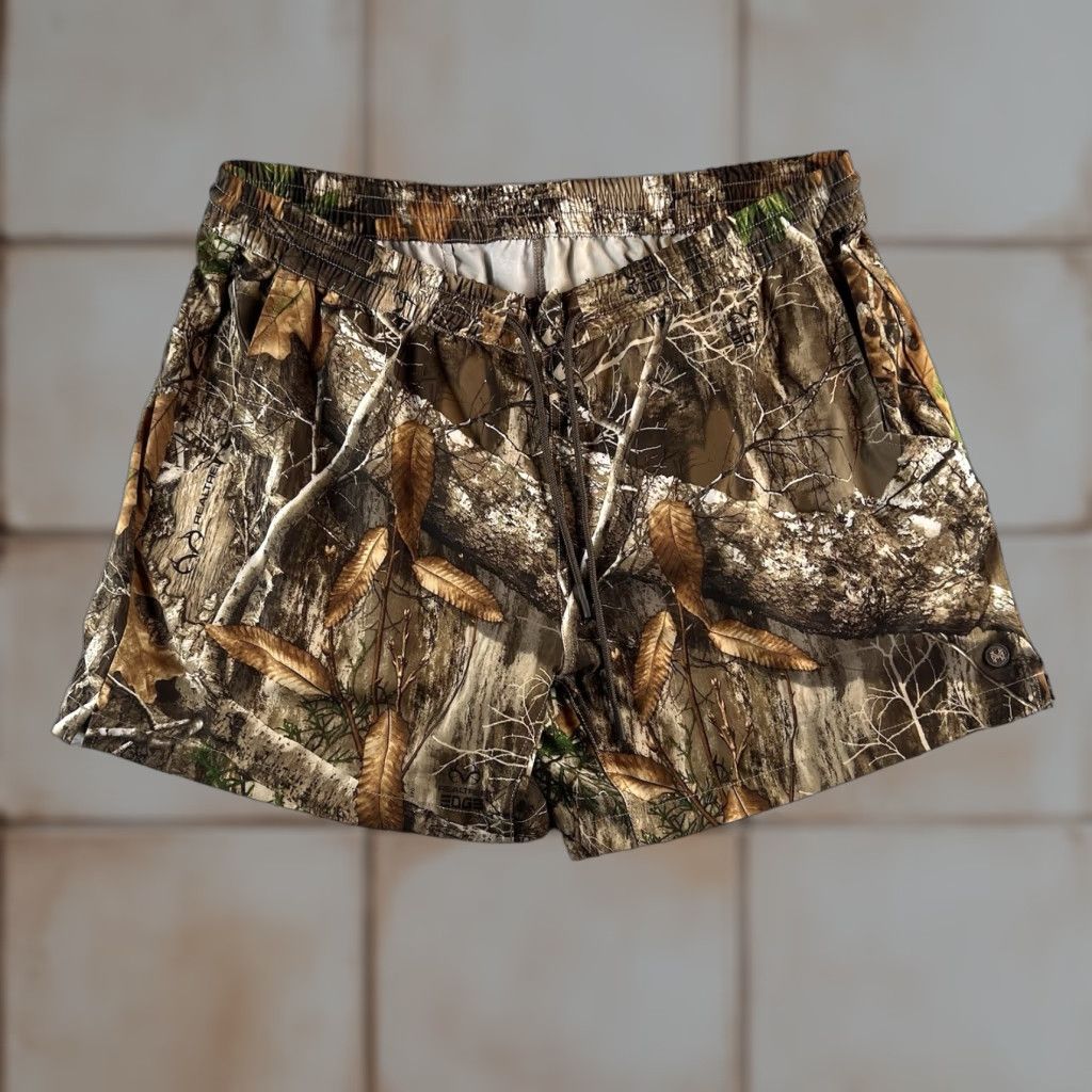 Realtree Realtree The Mad Hatter Co Volley Shorts Camouflage 2XL Men’s Outdoor Multicolor Camouflage Pattern Villary? Size US 39 - 1 Thumbnail
