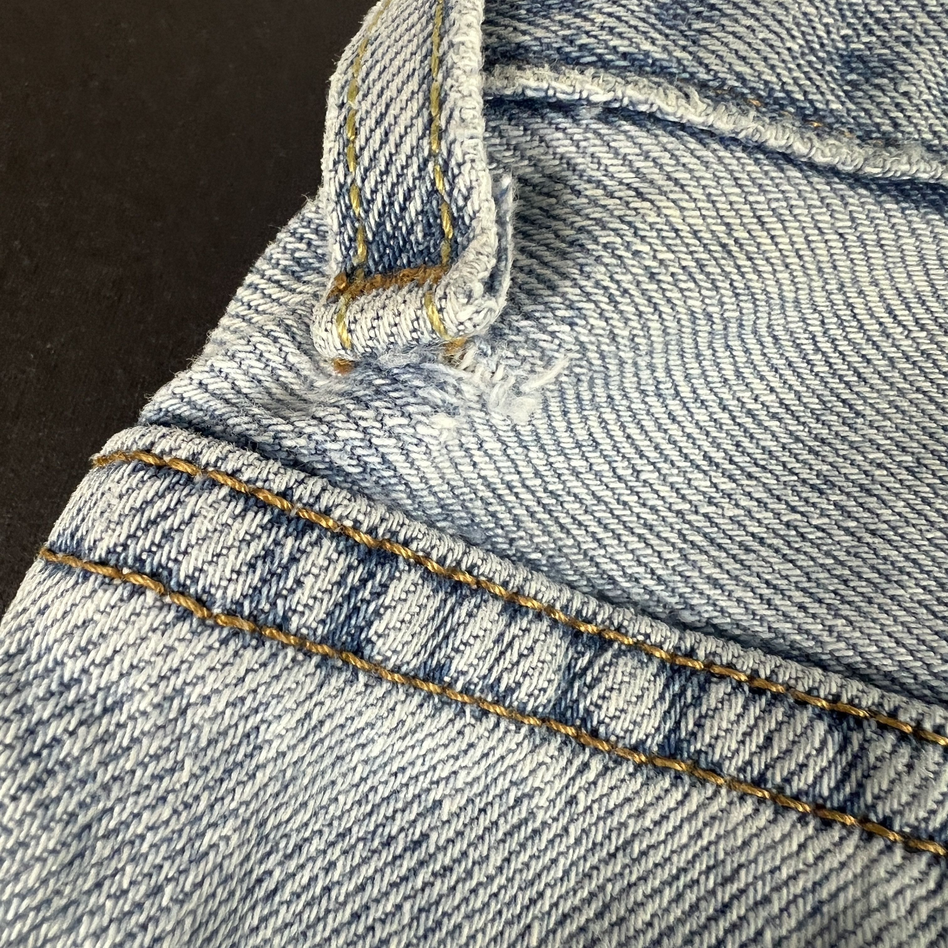 Levi's Y2K Levi's Jeans 505 Straight Light Blue Distressed Denim Size US 35 - 2 Thumbnail