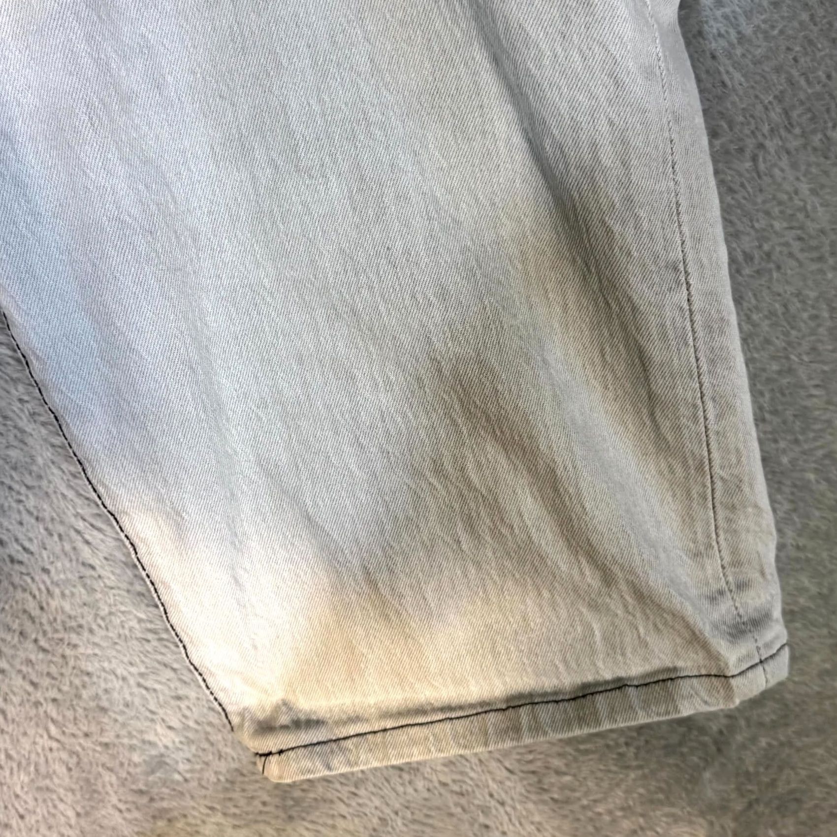 Levi's Levi's Shorts Bermuda 501 Gray Mid-Rise Button-Fly Original Fit M1655 Mens Shorts 36 Gray Denim Casual Summer Vintage? Size US 36 / EU 52 - 5 Thumbnail