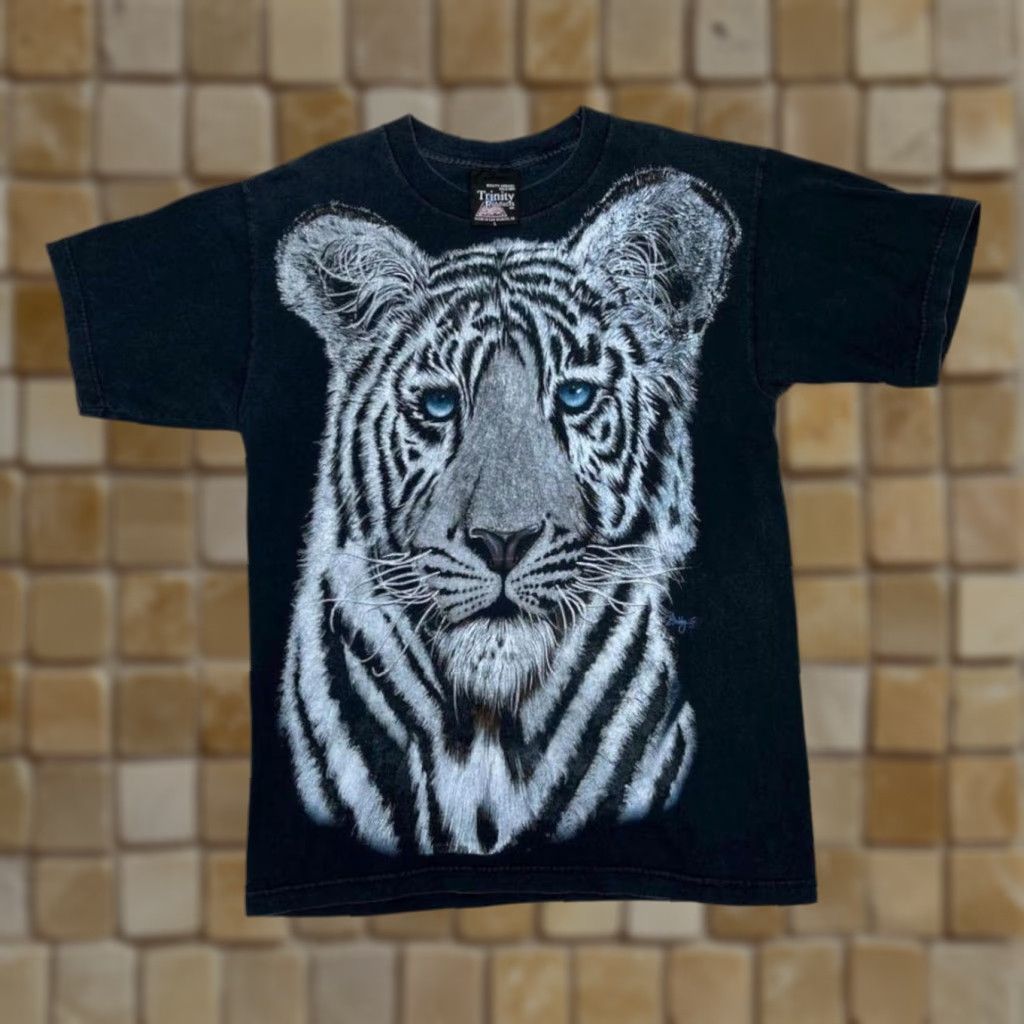 Vintage VINTAGE Trinity T-Shirt Graphic White Tiger Black XL Large Mens Cowboy Shop Shirts Tigers 90s 6747 Size US L / EU 52-54 / 3 - 1 Thumbnail