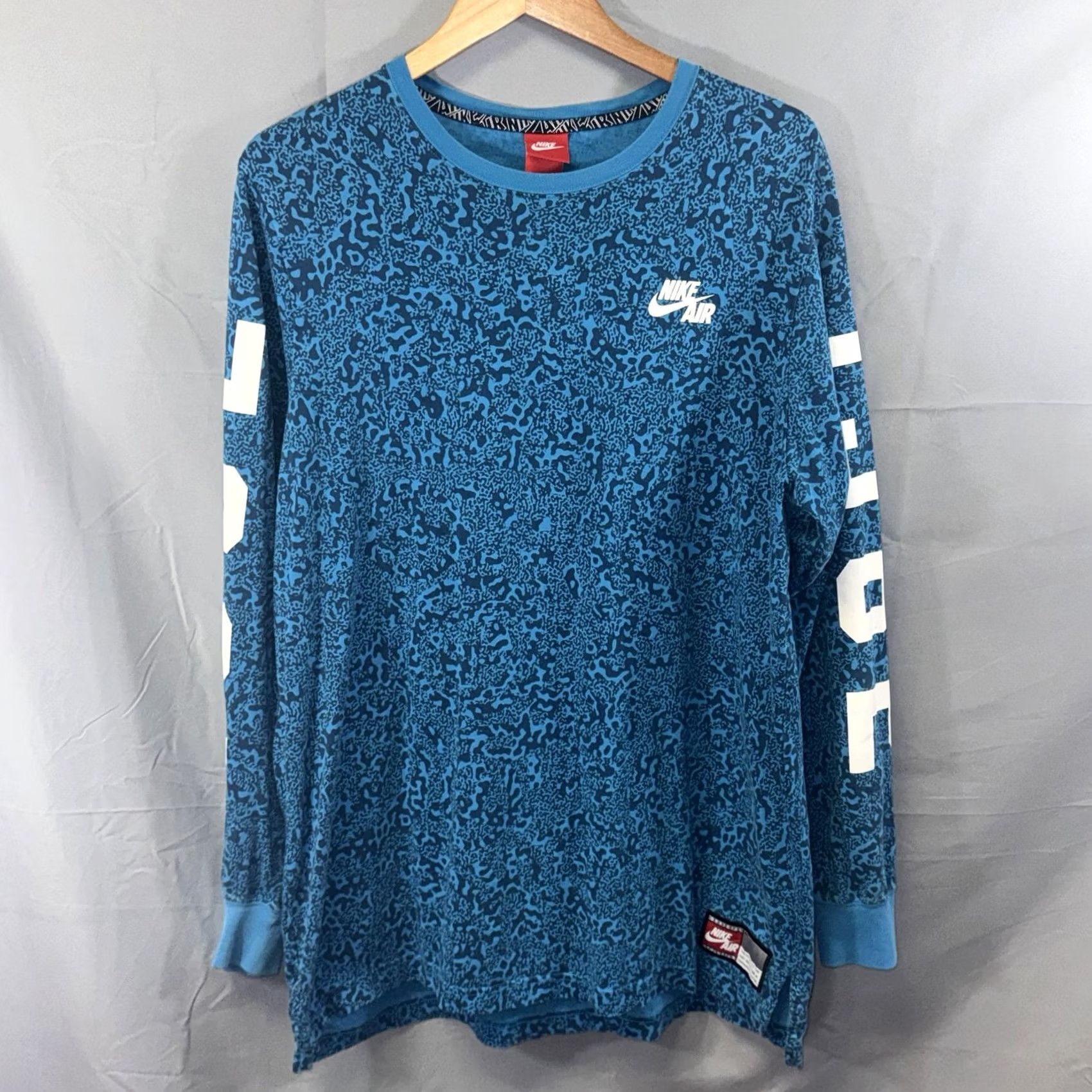 Nike VINTAGE Nike Air Shirt Mens 2XL Blue Black Long Sleeve 1982 Spell Out Graphic Crewneck Size US XXL / EU 58 / 5 - 2 Thumbnail