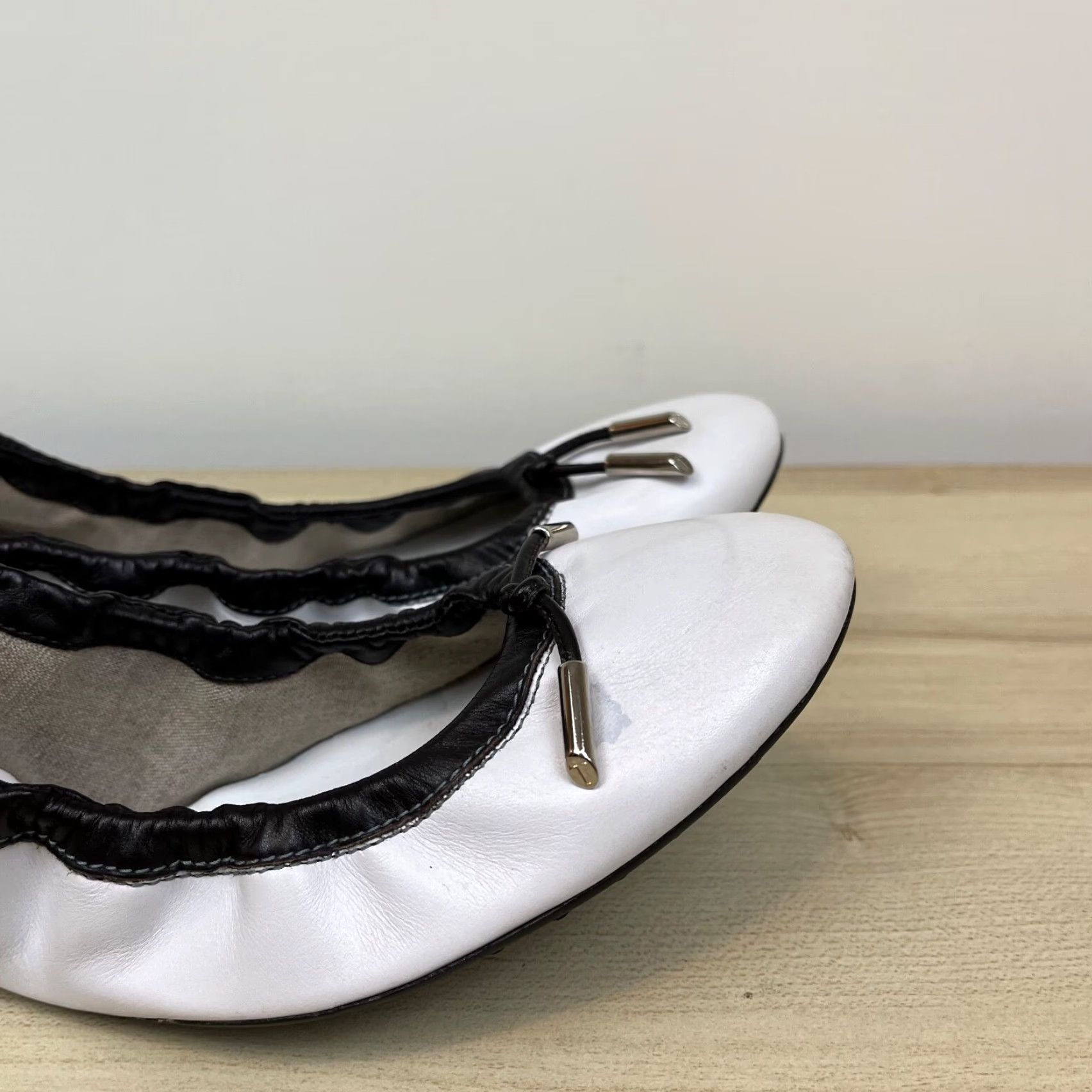 Vintage Tod's Women Flat Leather Slip-On US 9 EU 39 White Foldable Career Dress Shoes 90s Designer Womens Size ONE SIZE - 4 Thumbnail