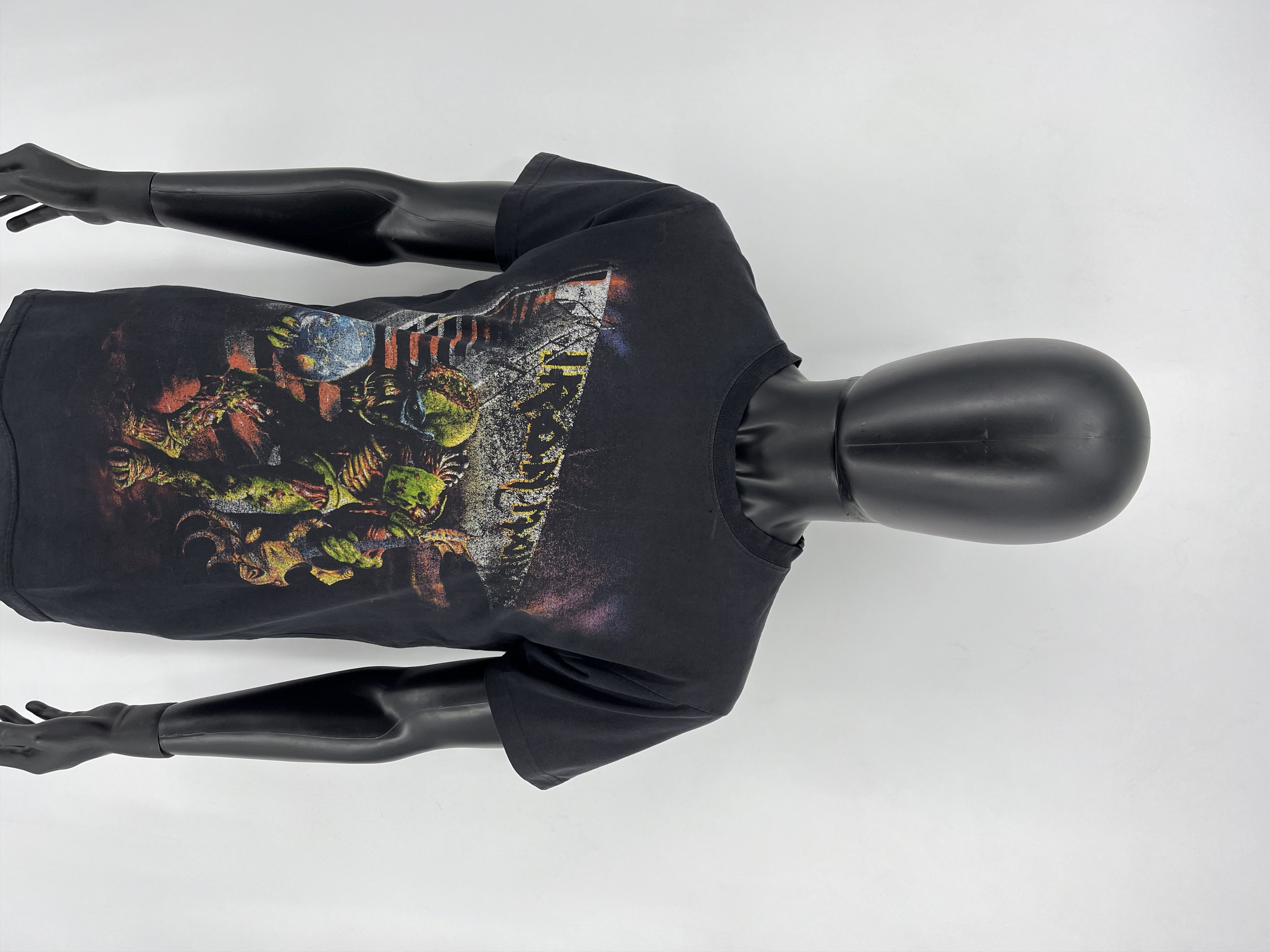 Band Tees Vintage Iron Maiden The Final Frontier 2011 Tour T-Shirt Size US M / EU 48-50 / 2 - 5 Thumbnail