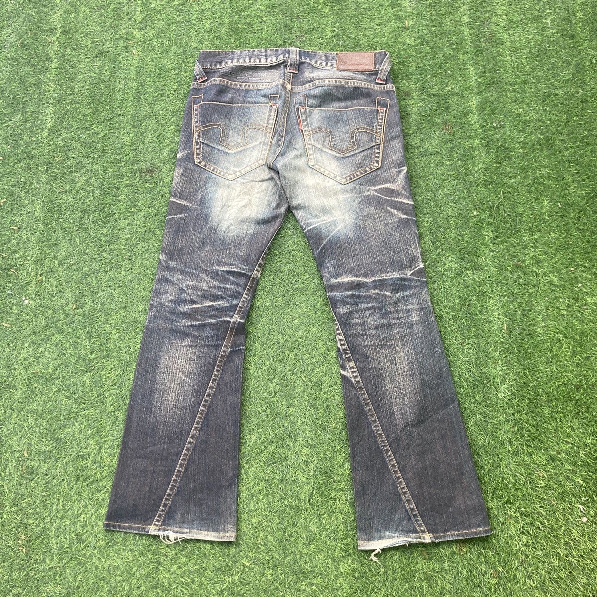 Tornado Mart TORNADO MART TWISTED FLARED LOW RISE BOOTCUTS DENIM Size US 33 - 2 Thumbnail