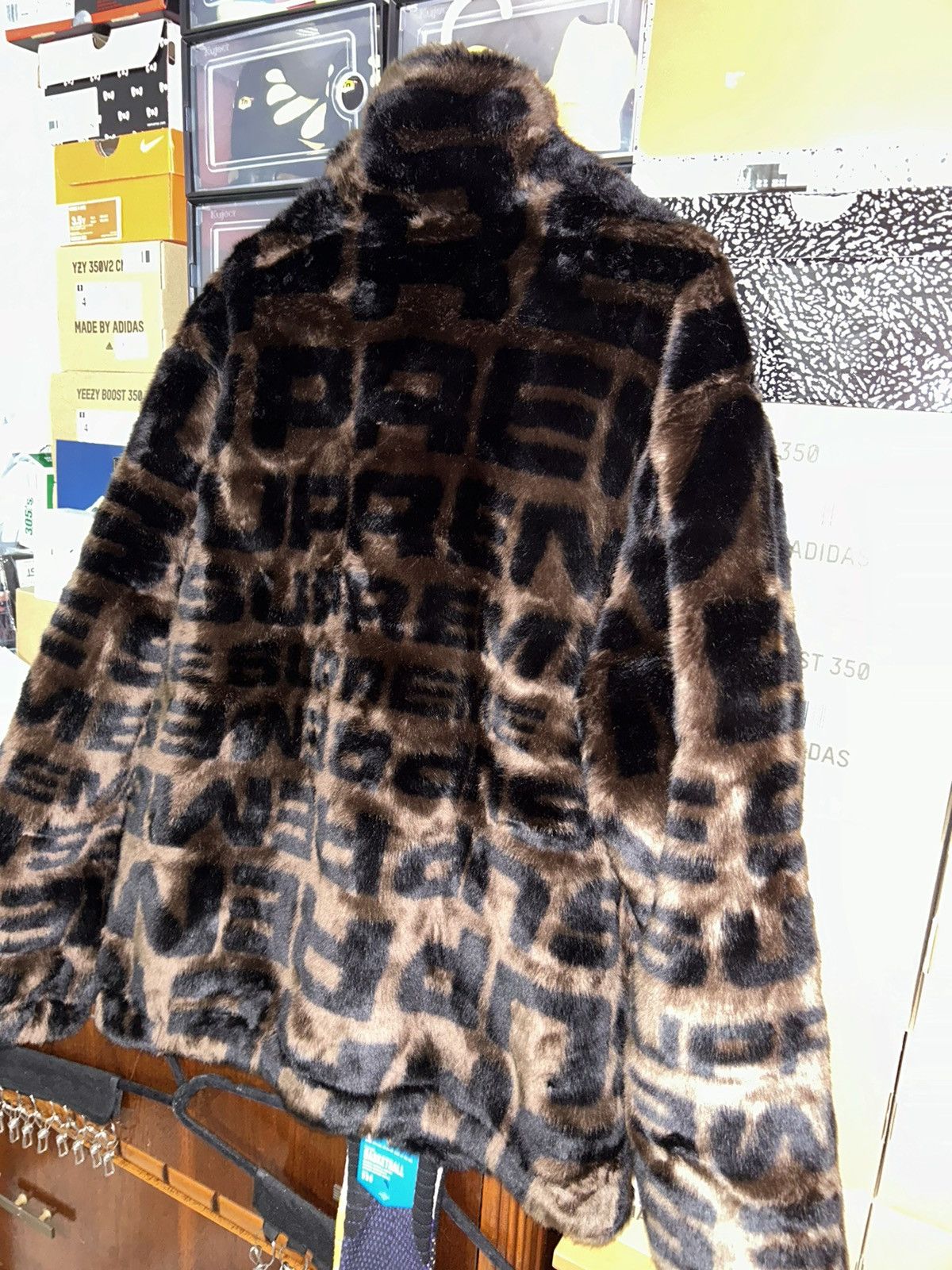 Supreme Supreme Faux Fur Repeater Bomber Jacket Brown SS18 XL NEW Size US XL / EU 56 / 4 - 9 Thumbnail