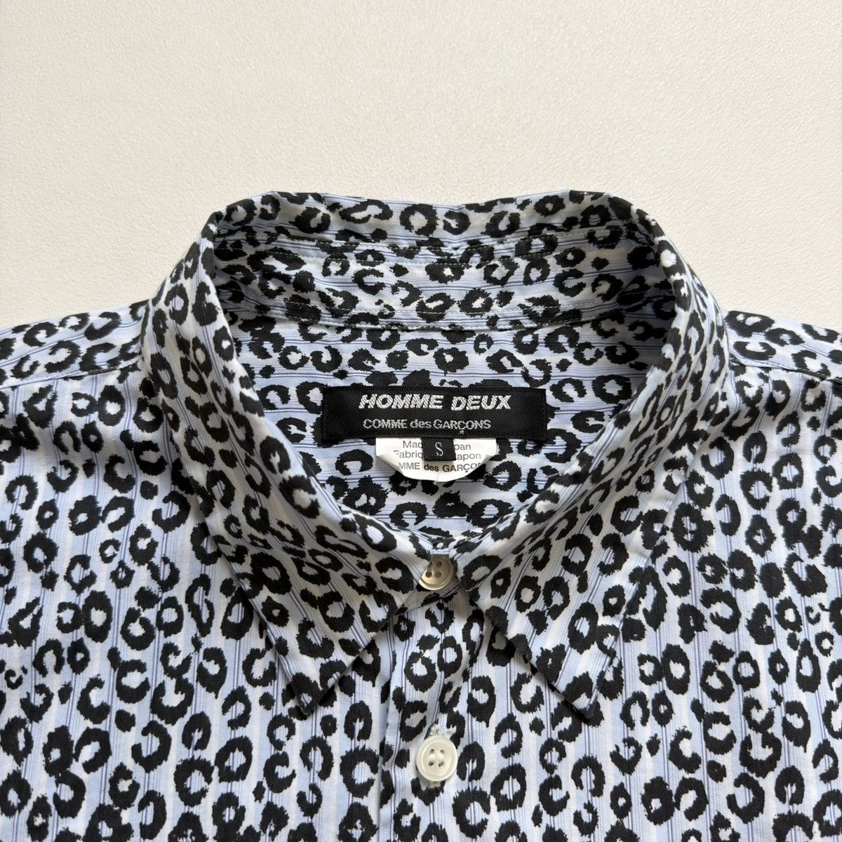 Comme des Garcons White / Blue Striped Leopard Print Shirt Size US S / EU 44-46 / 1 - 4 Thumbnail