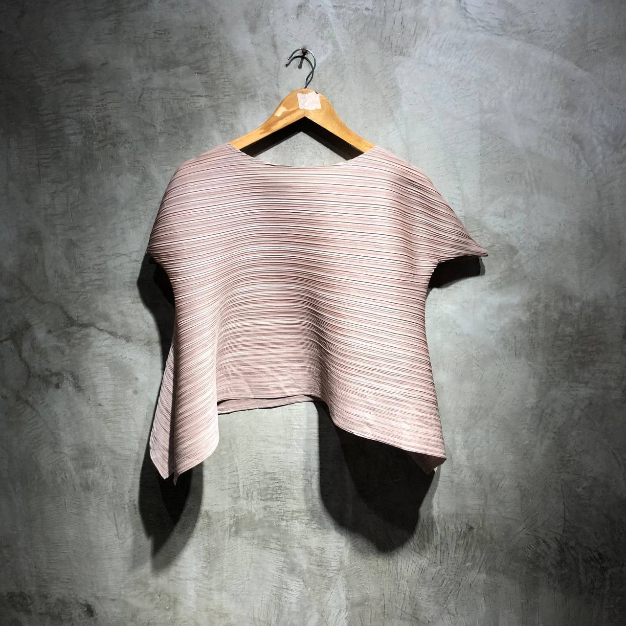 Pleats Please Issey Miyake Issey Miyake Pleats Please Asymmetrical pleated Tee Size M / US 6-8 / IT 42-44 - 2 Thumbnail