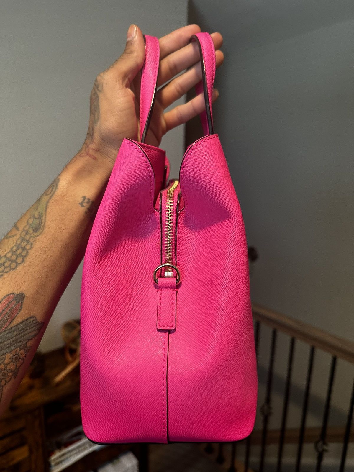 Kate Spade Kate spade *very rare* hot pink saffiano satchel Size ONE SIZE - 3 Thumbnail