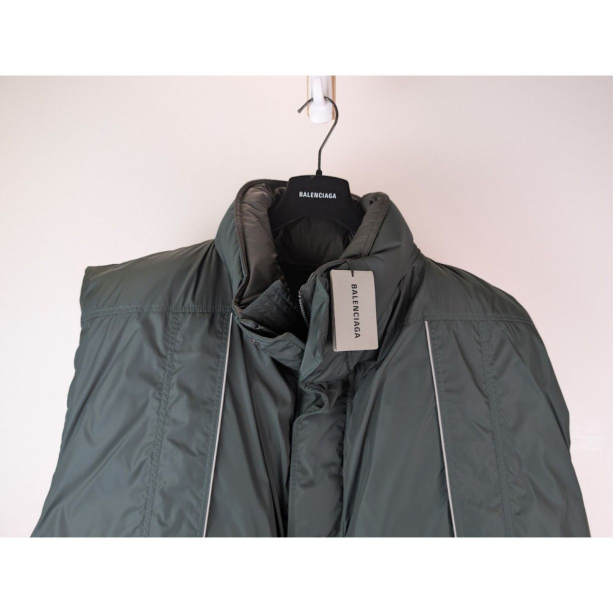 Balenciaga o1rshd1 Mat Nylon Wrap Gilet in Cypress Green Size US M / EU 48-50 / 2 - 2 Thumbnail