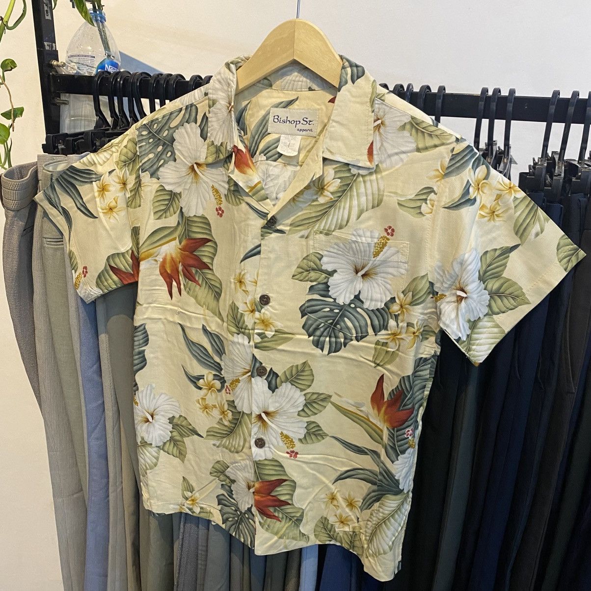 Vintage Hawaiian shirt by bishop.st 100% rayon materials Size US S / EU 44-46 / 1 - 1 Thumbnail